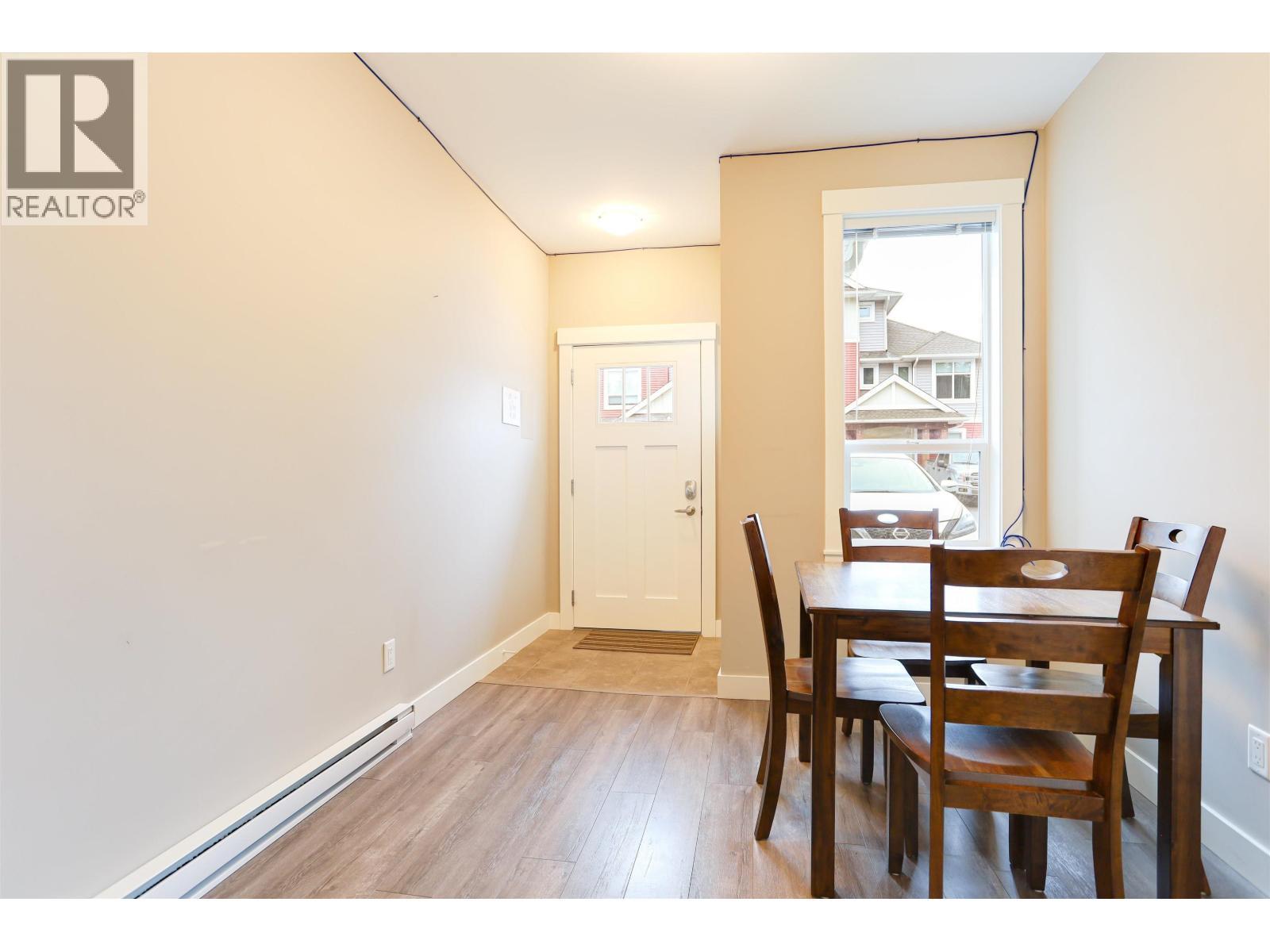 206 110 Baxter Avenue, Kitimat, BC - Indoor Photo Showing Dining Room