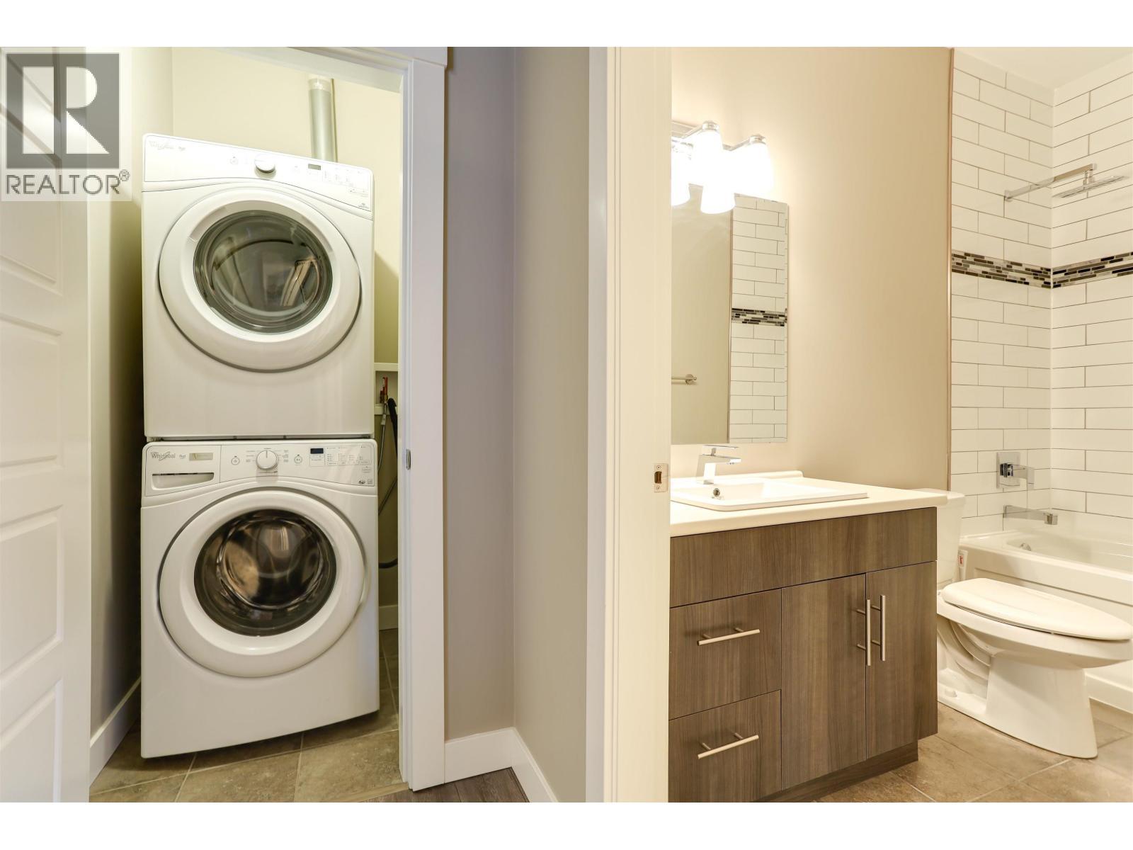 206 110 Baxter Avenue, Kitimat, BC - Indoor Photo Showing Laundry Room