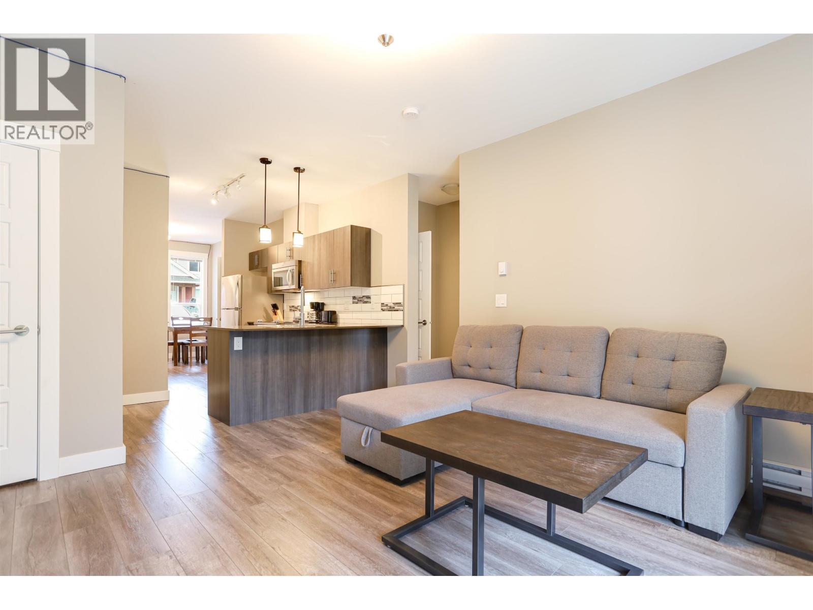 206 110 Baxter Avenue, Kitimat, BC - Indoor Photo Showing Living Room
