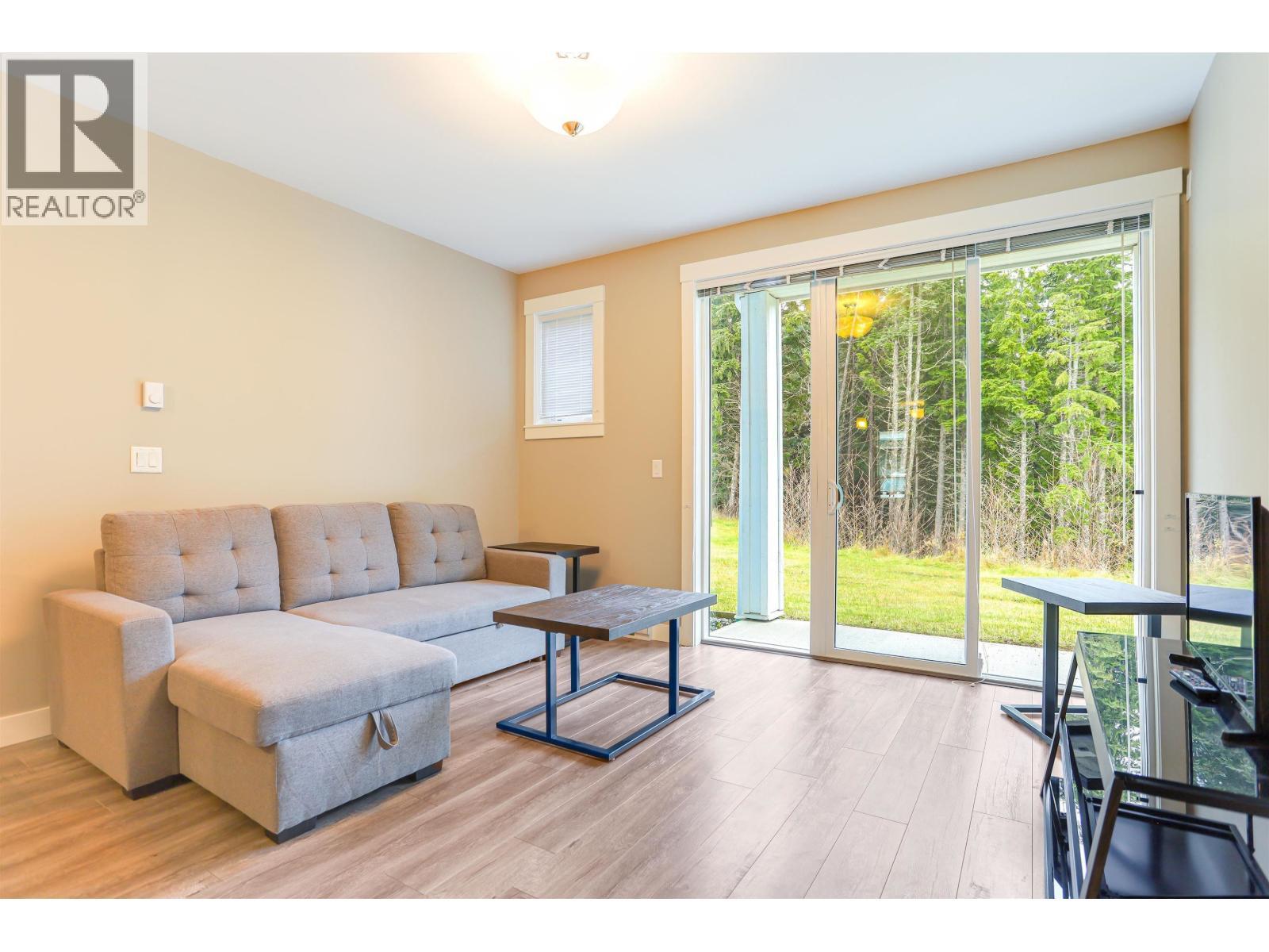 206 110 Baxter Avenue, Kitimat, BC - Indoor Photo Showing Living Room
