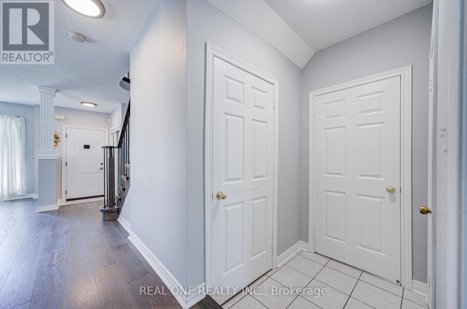 5827 Rainspring Drive, Mississauga, ON - Indoor Photo Showing Other Room