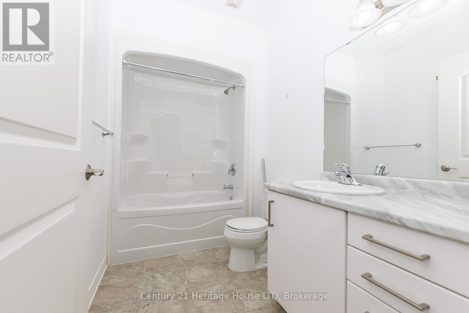311 - 2799 St. Paul Avenue, Niagara Falls (Church'S Lane), ON - Indoor Photo Showing Bathroom