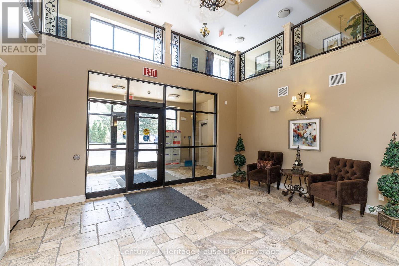 311 - 2799 St. Paul Avenue, Niagara Falls (Church'S Lane), ON - Indoor Photo Showing Other Room