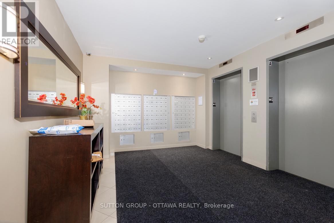 508 - 138 Somerset Street W, Ottawa, ON - Indoor Photo Showing Other Room