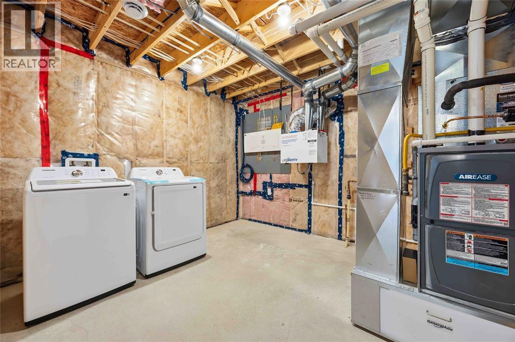 519 Mint Julep Drive, St Clair, ON - Indoor Photo Showing Laundry Room