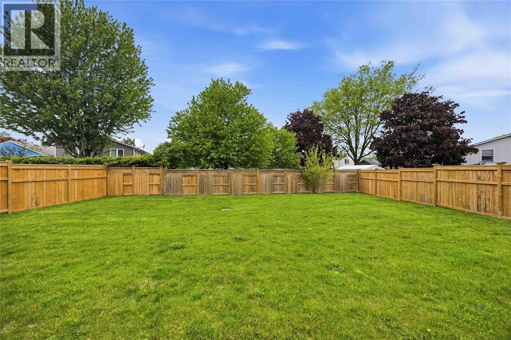 519 Mint Julep Drive, St Clair, ON - Outdoor With Backyard