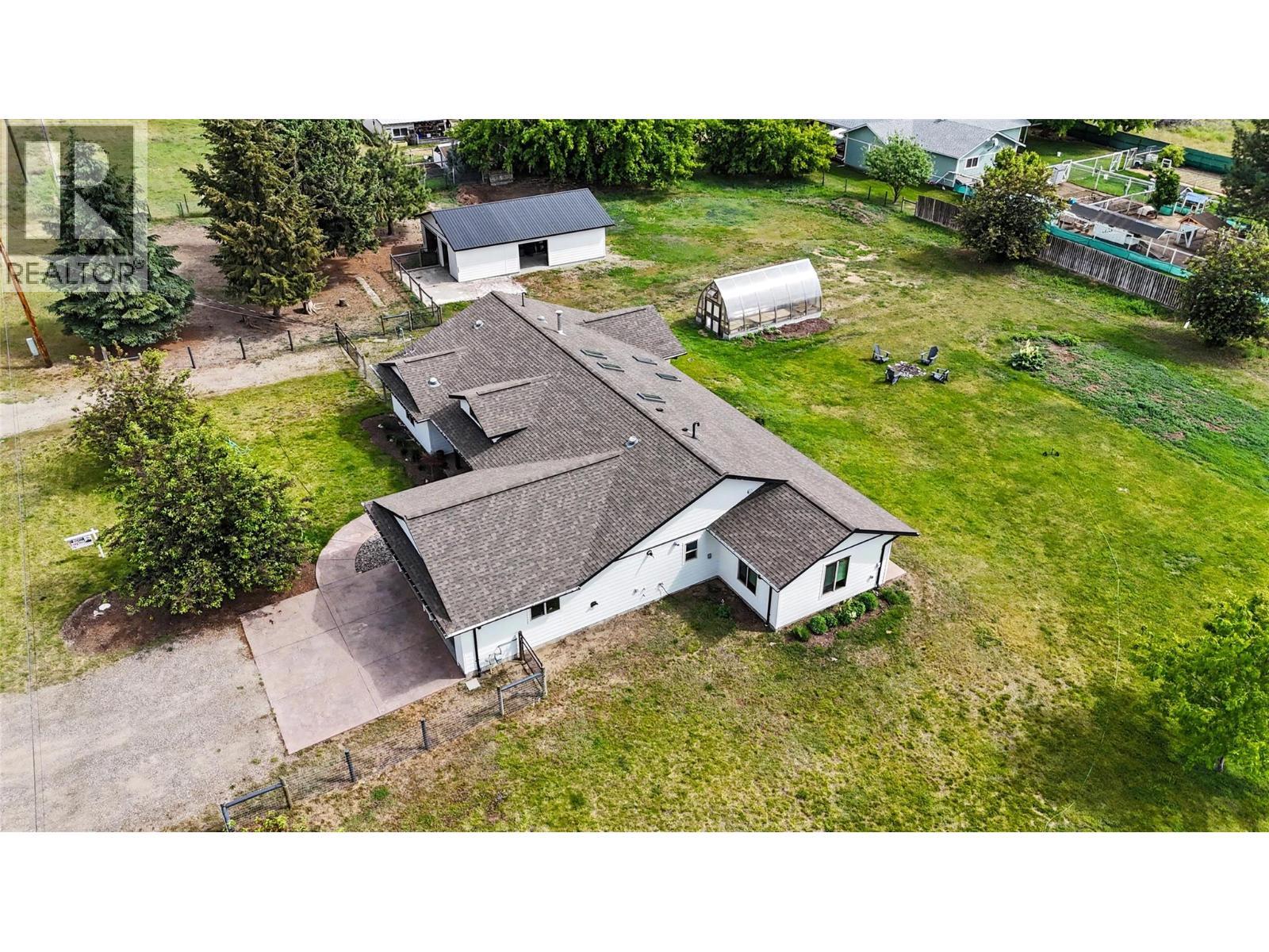 8170 Plotnikoff Road, Grand Forks, BC - Outdoor