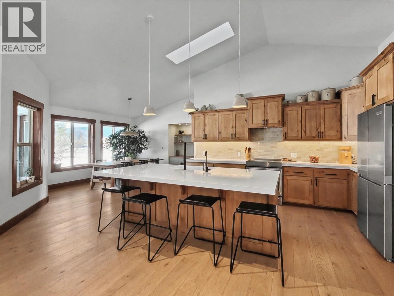 8170 Plotnikoff Road, Grand Forks, BC - Indoor Photo Showing Kitchen With Upgraded Kitchen