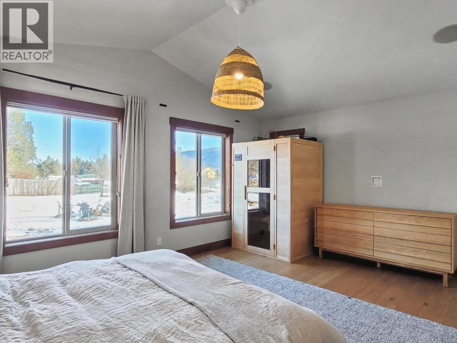 8170 Plotnikoff Road, Grand Forks, BC - Indoor Photo Showing Bedroom