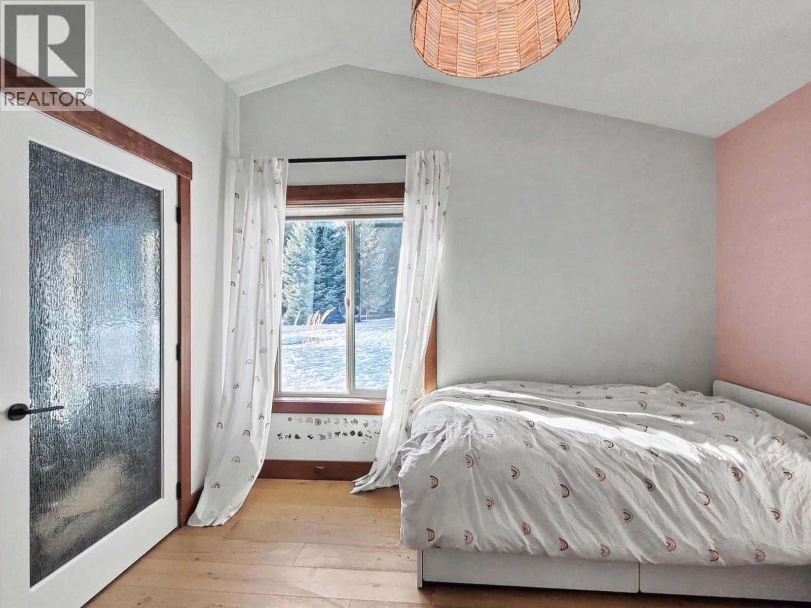 8170 Plotnikoff Road, Grand Forks, BC - Indoor Photo Showing Bedroom