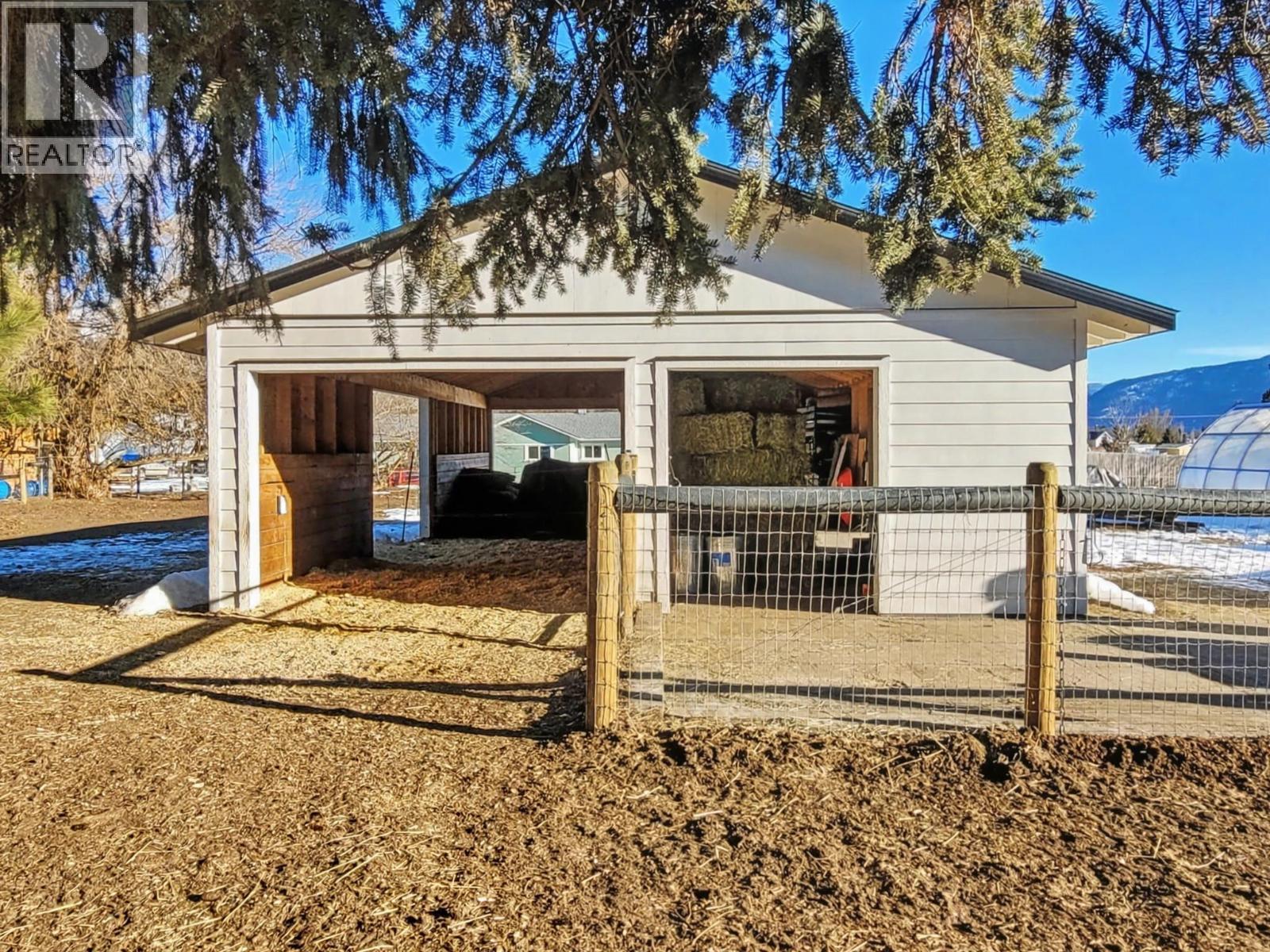 8170 Plotnikoff Road, Grand Forks, BC - Outdoor