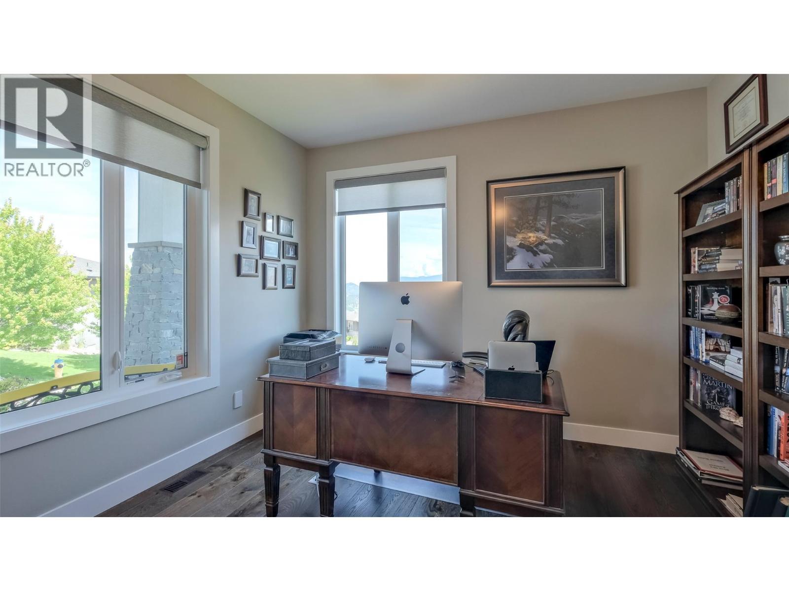 593 Harrogate Lane, Kelowna, BC - Indoor Photo Showing Office