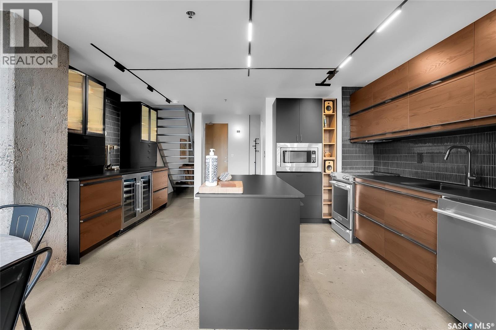 206 120 23Rd Street E, Saskatoon, SK - Indoor Photo Showing Kitchen