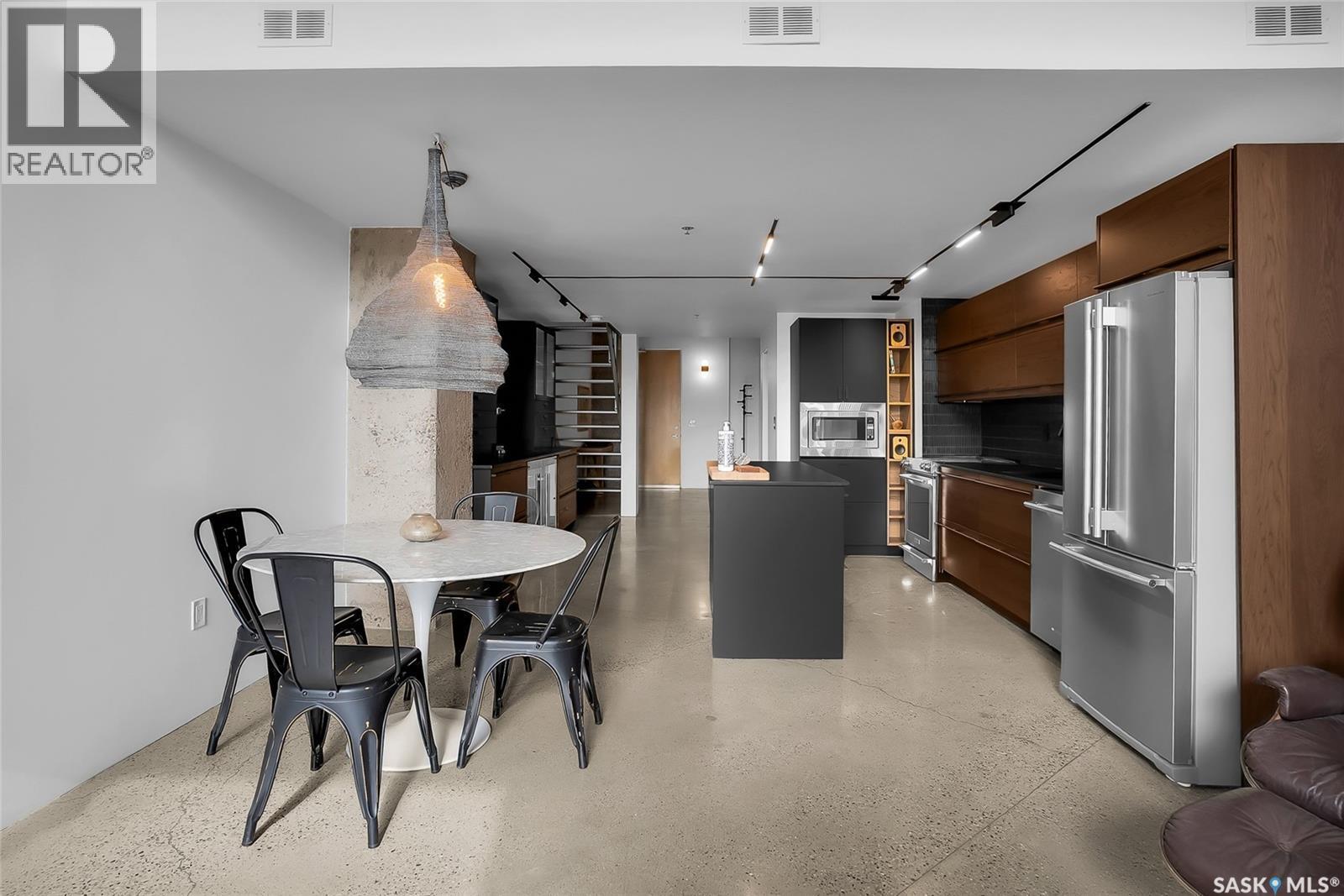 206 120 23Rd Street E, Saskatoon, SK - Indoor