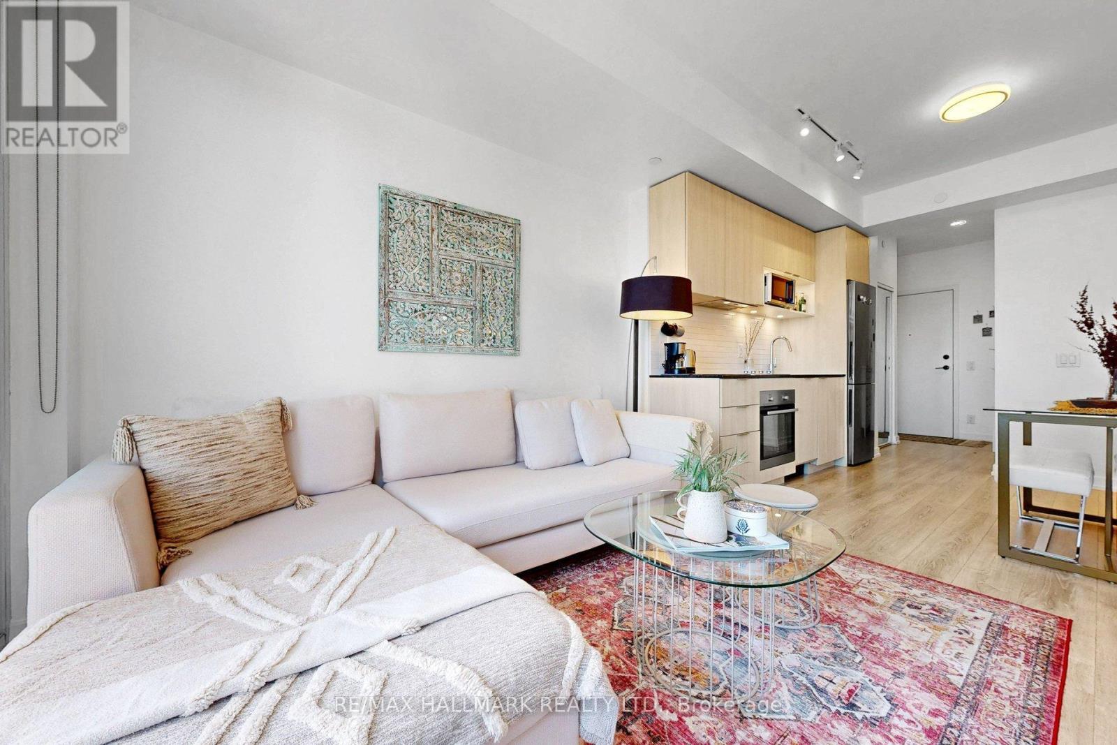 1805 - 20 Tubman Avenue, Toronto, ON - Indoor Photo Showing Living Room
