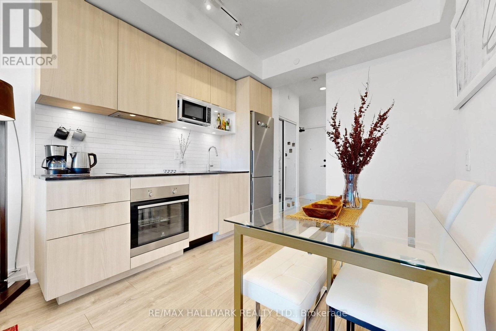 1805 - 20 Tubman Avenue, Toronto, ON - Indoor Photo Showing Kitchen With Upgraded Kitchen