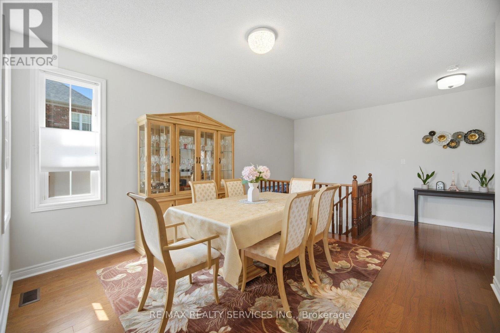 52 Atchison Drive, Caledon, ON - Indoor Photo Showing Dining Room