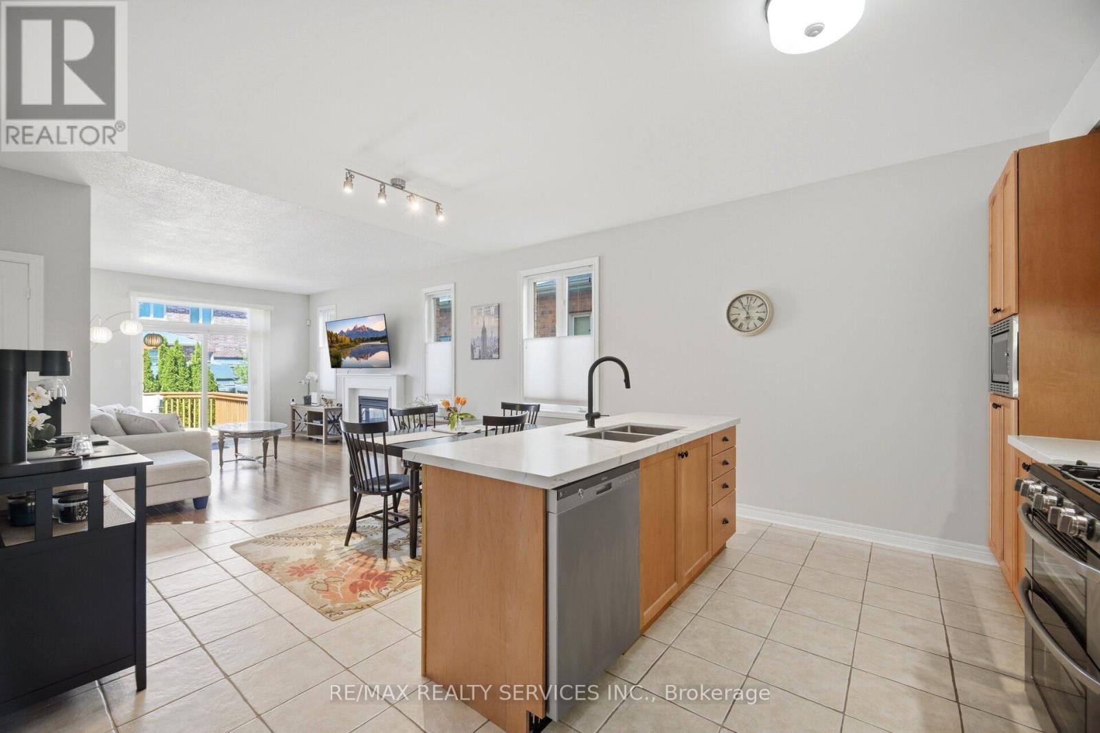 52 Atchison Drive, Caledon, ON - Indoor Photo Showing Kitchen With Double Sink