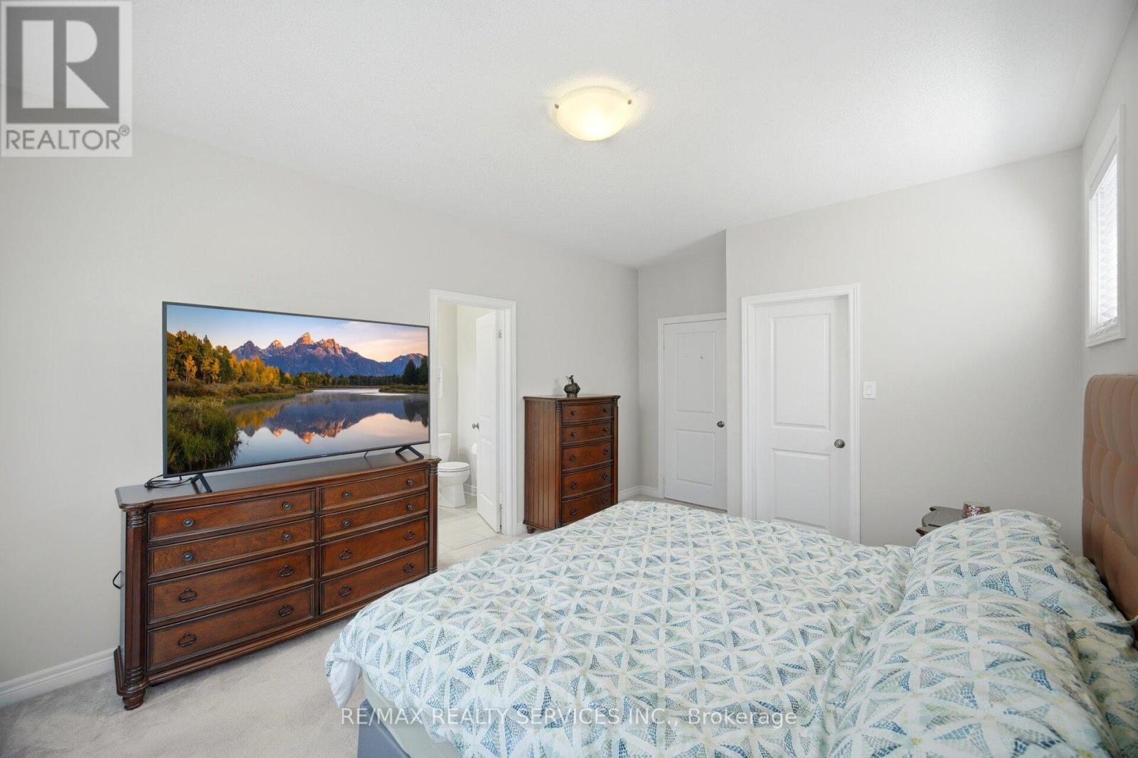 52 Atchison Drive, Caledon, ON - Indoor Photo Showing Bedroom