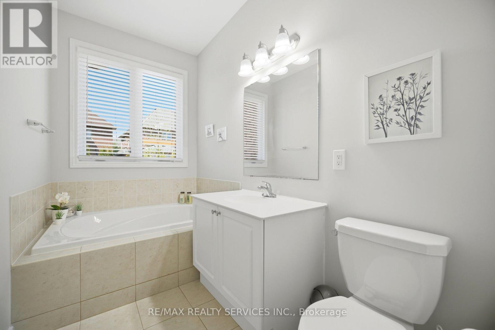 52 Atchison Drive, Caledon, ON - Indoor Photo Showing Bathroom