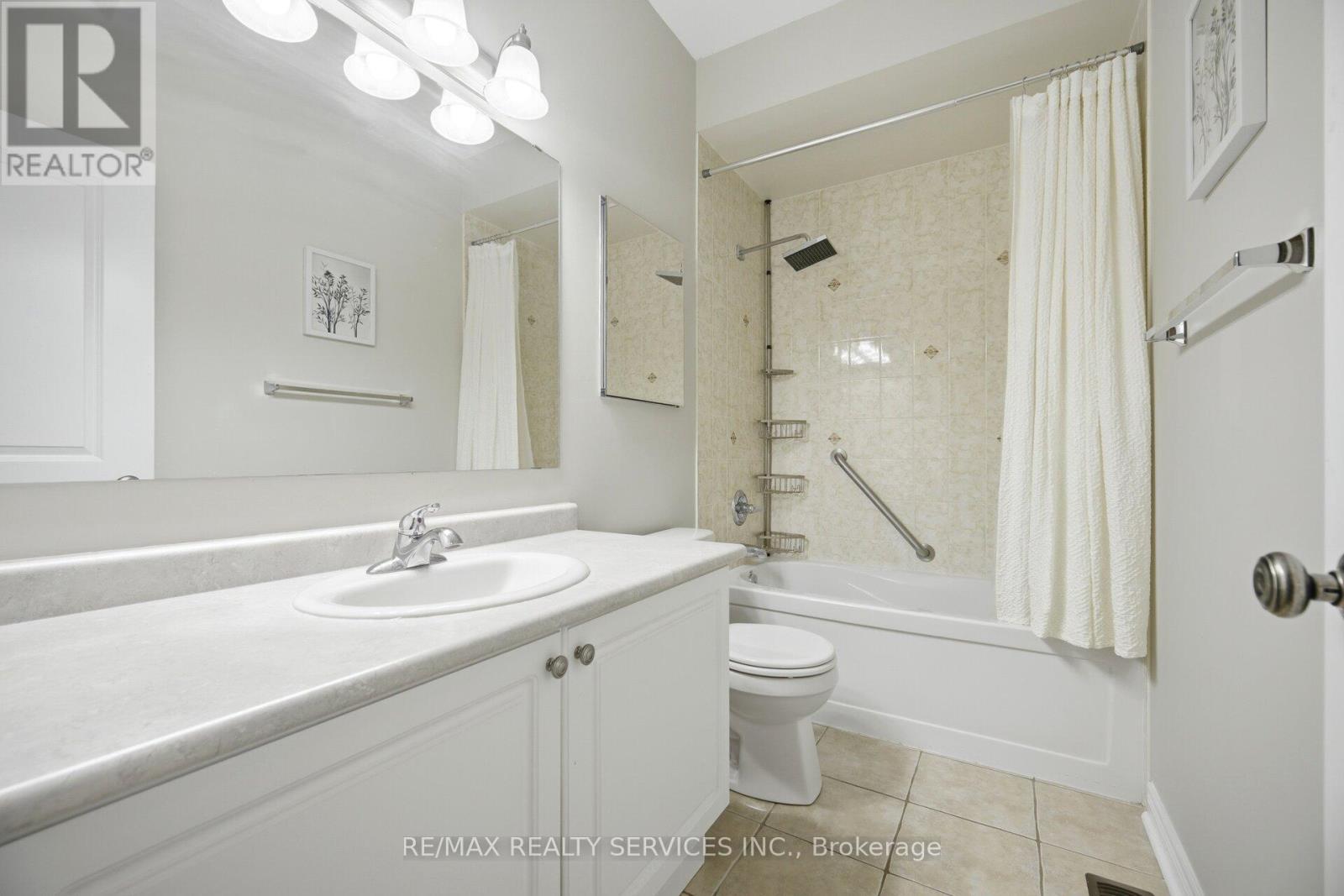 52 Atchison Drive, Caledon, ON - Indoor Photo Showing Bathroom