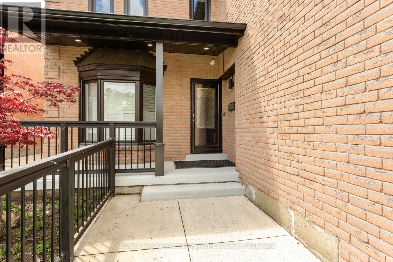 5952 Grossbeak Drive, Mississauga, ON - Outdoor With Deck Patio Veranda With Exterior