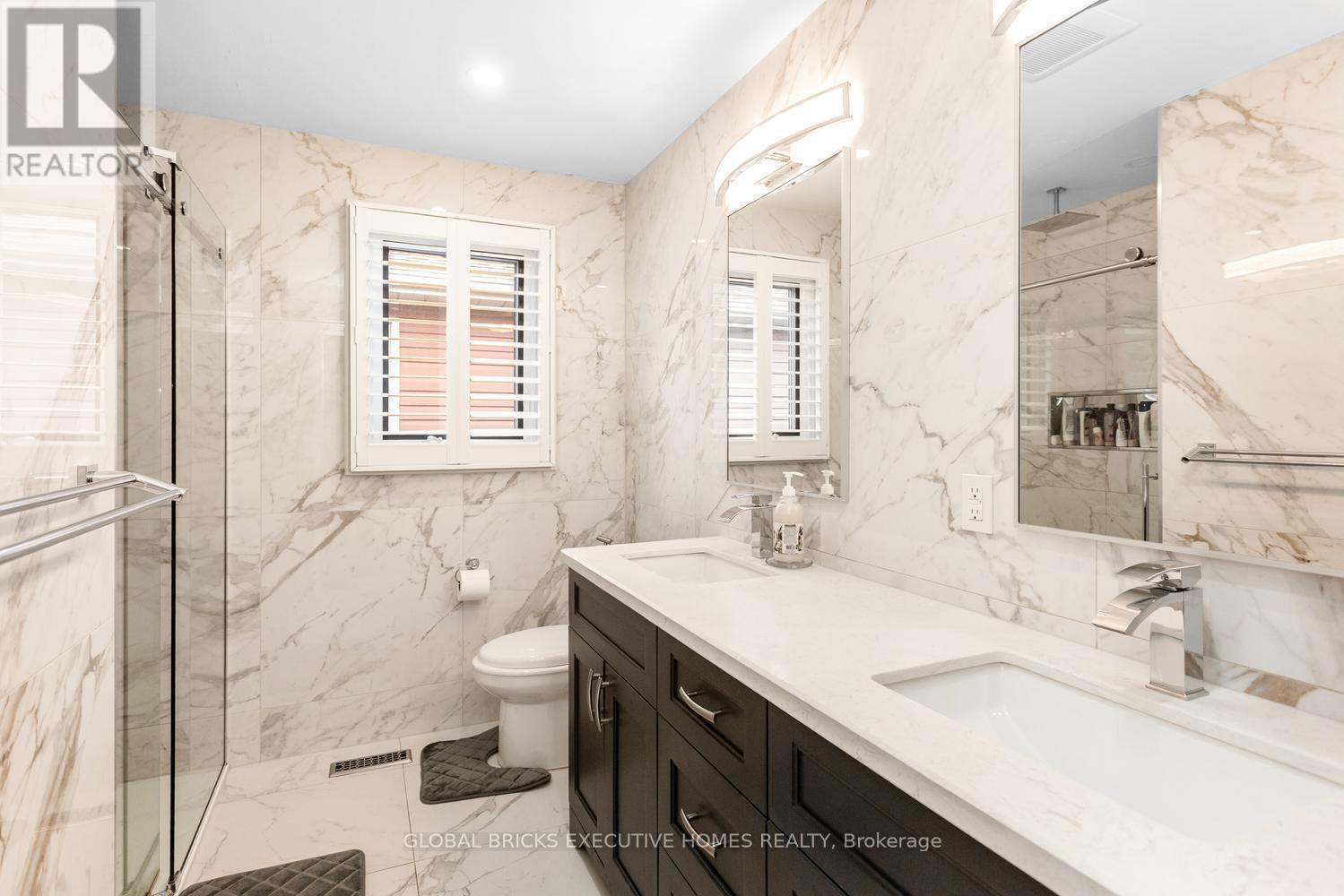 5952 Grossbeak Drive, Mississauga, ON - Indoor Photo Showing Bathroom