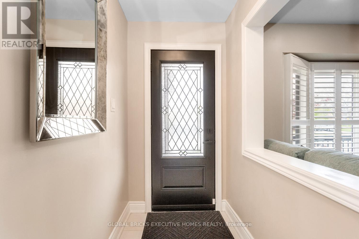 5952 Grossbeak Drive, Mississauga, ON - Indoor Photo Showing Other Room