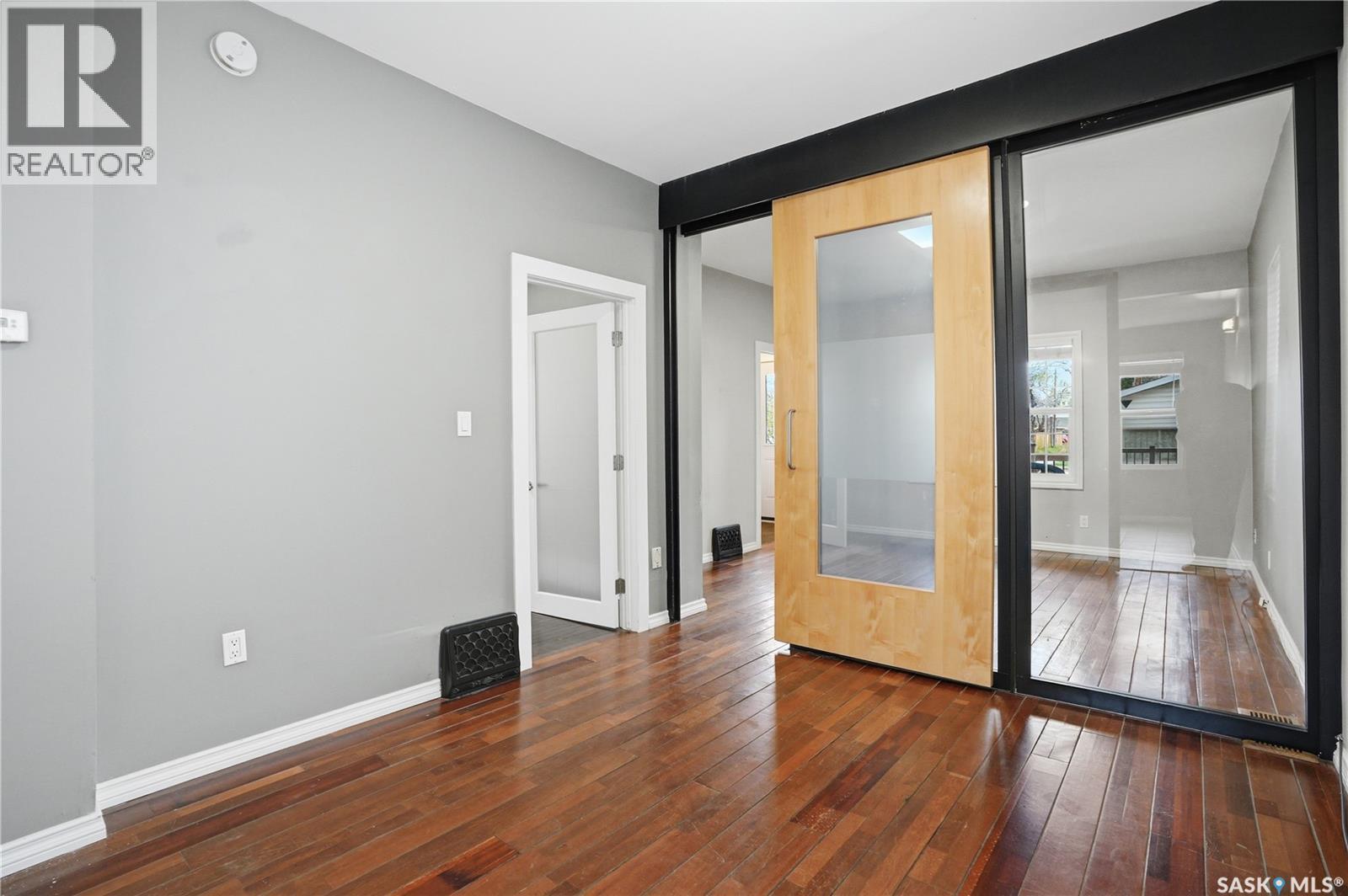 228 8Th Street E, Saskatoon, SK - Indoor Photo Showing Other Room