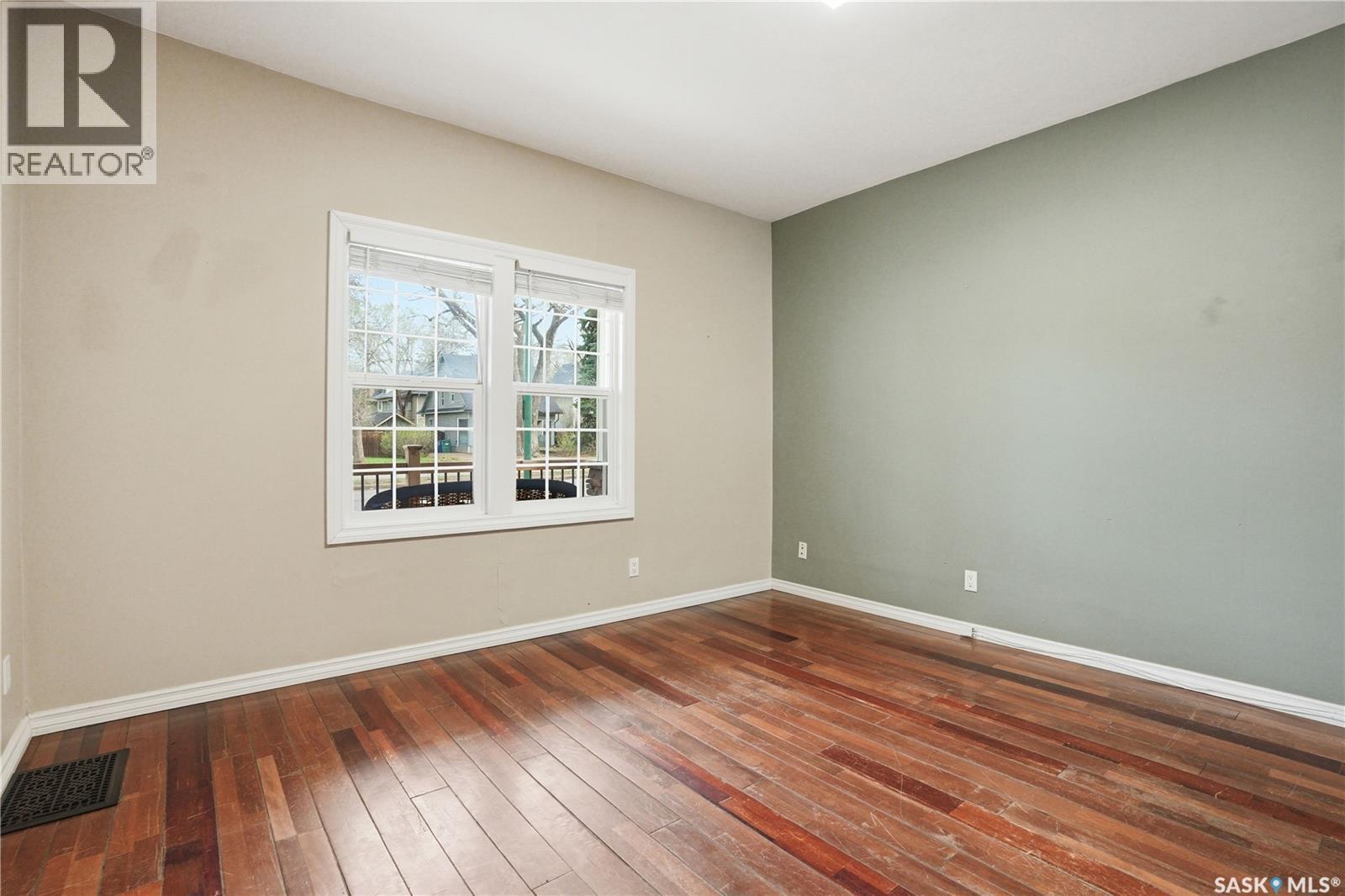 228 8Th Street E, Saskatoon, SK - Indoor Photo Showing Other Room