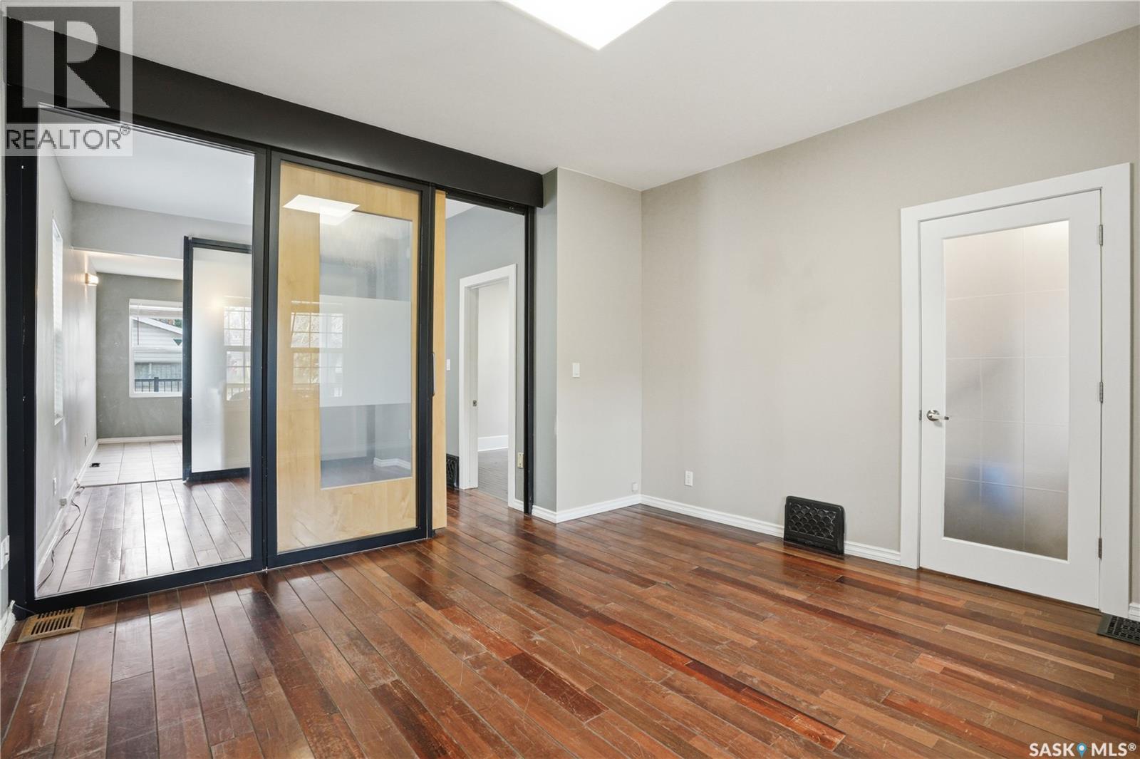 228 8Th Street E, Saskatoon, SK - Indoor Photo Showing Other Room