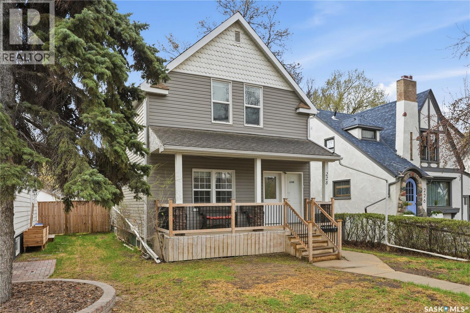 228 8Th Street E, Saskatoon, SK - Outdoor With Deck Patio Veranda