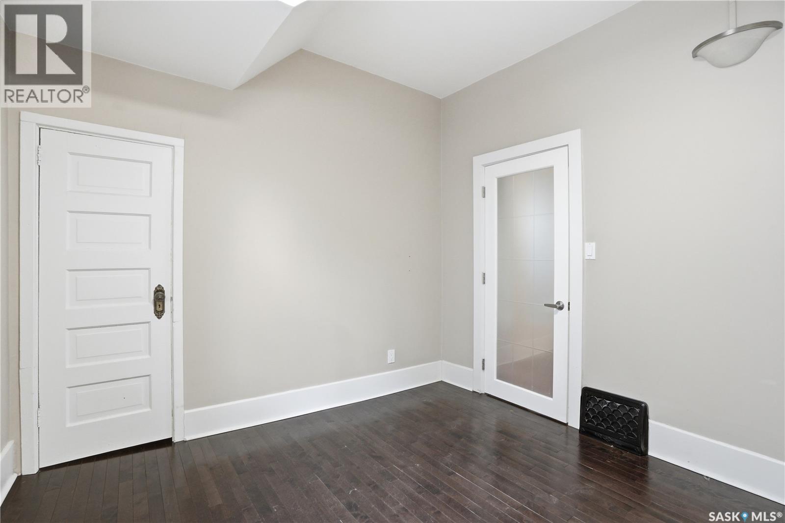 228 8Th Street E, Saskatoon, SK - Indoor Photo Showing Other Room