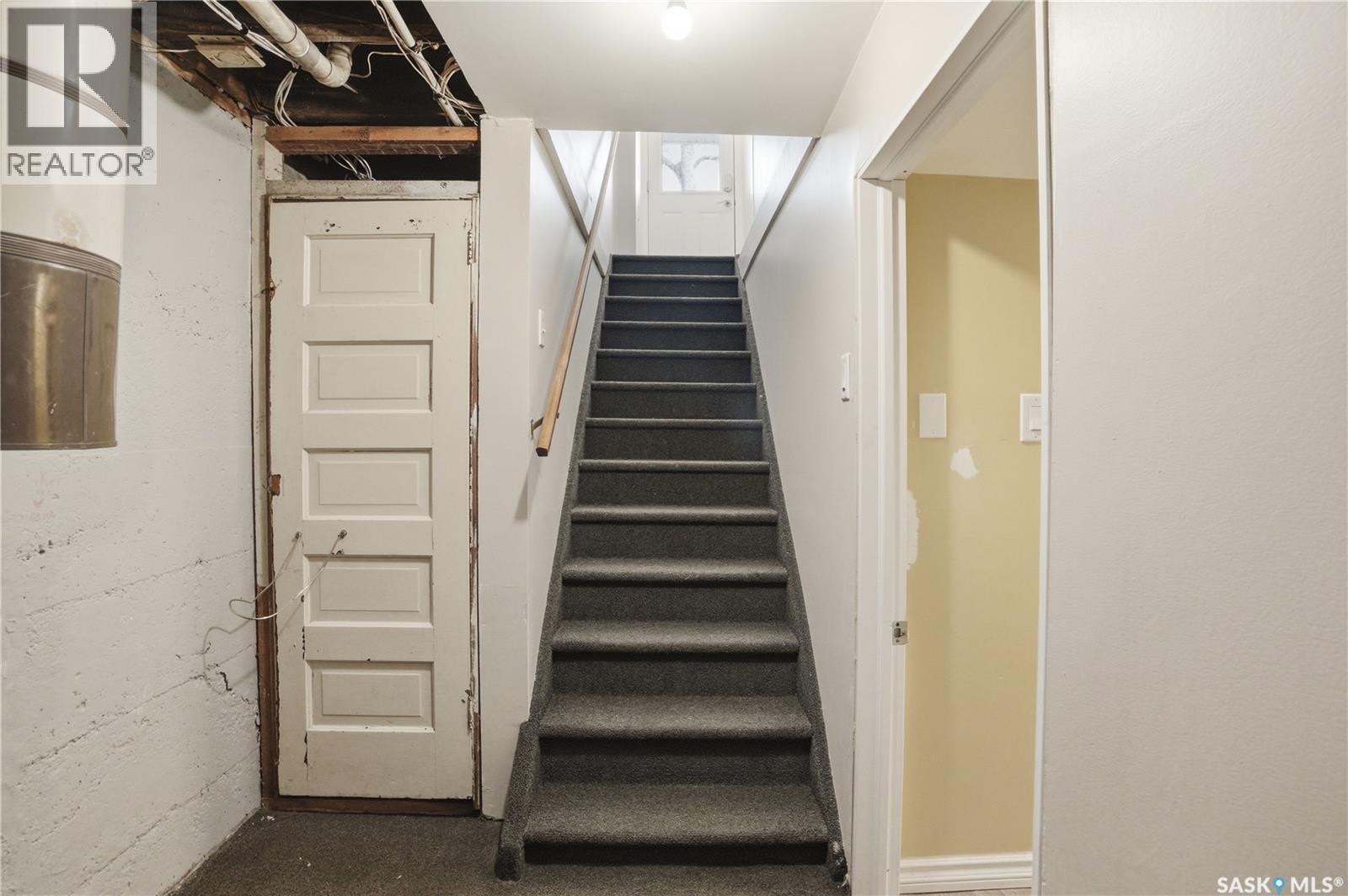 228 8Th Street E, Saskatoon, SK - Indoor Photo Showing Other Room