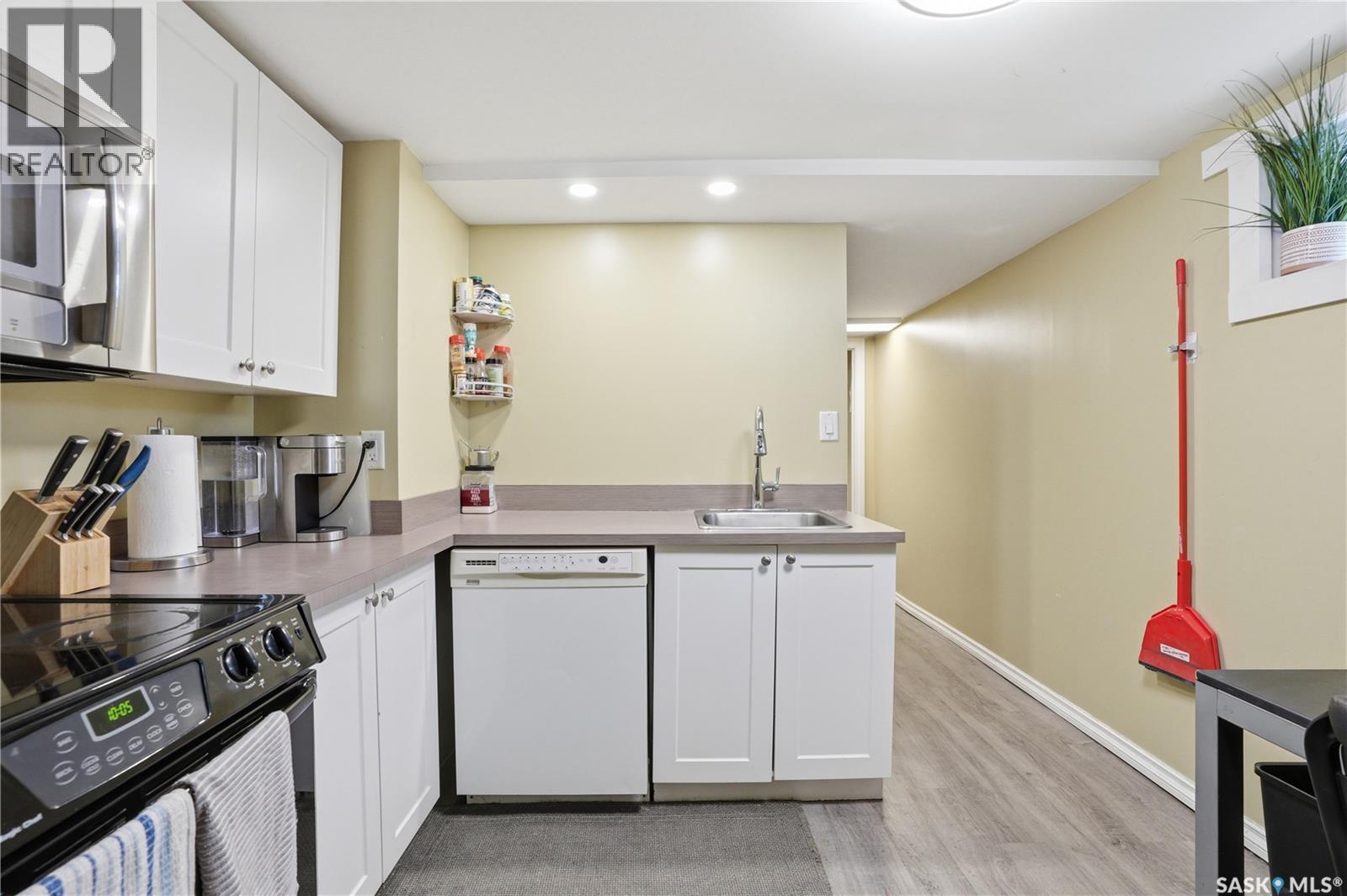 228 8Th Street E, Saskatoon, SK - Indoor