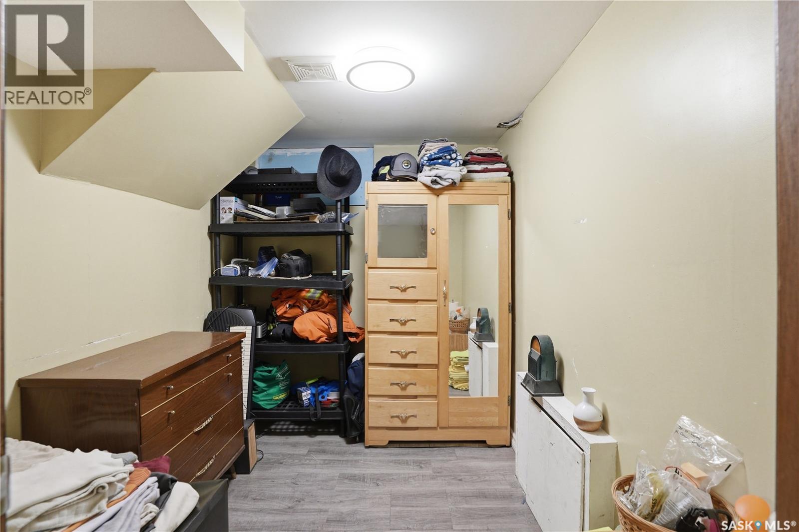 228 8Th Street E, Saskatoon, SK - Indoor