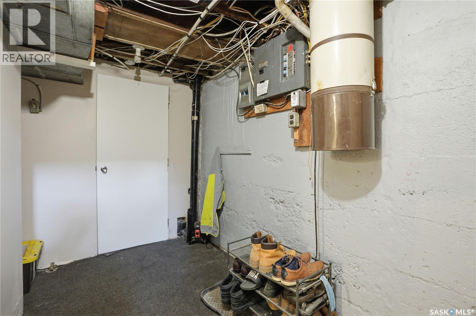 228 8Th Street E, Saskatoon, SK - Indoor Photo Showing Basement
