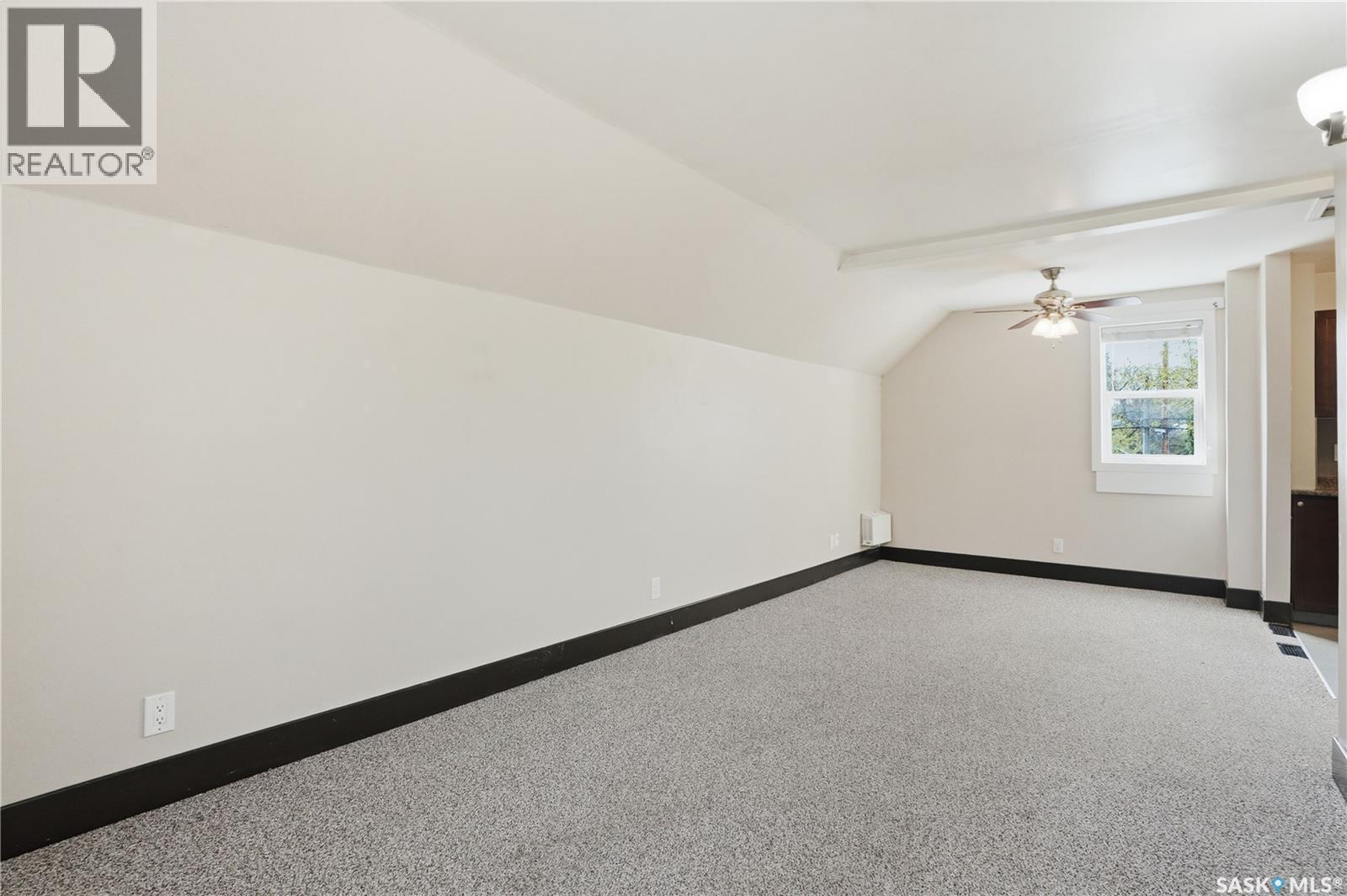 228 8Th Street E, Saskatoon, SK - Indoor Photo Showing Other Room