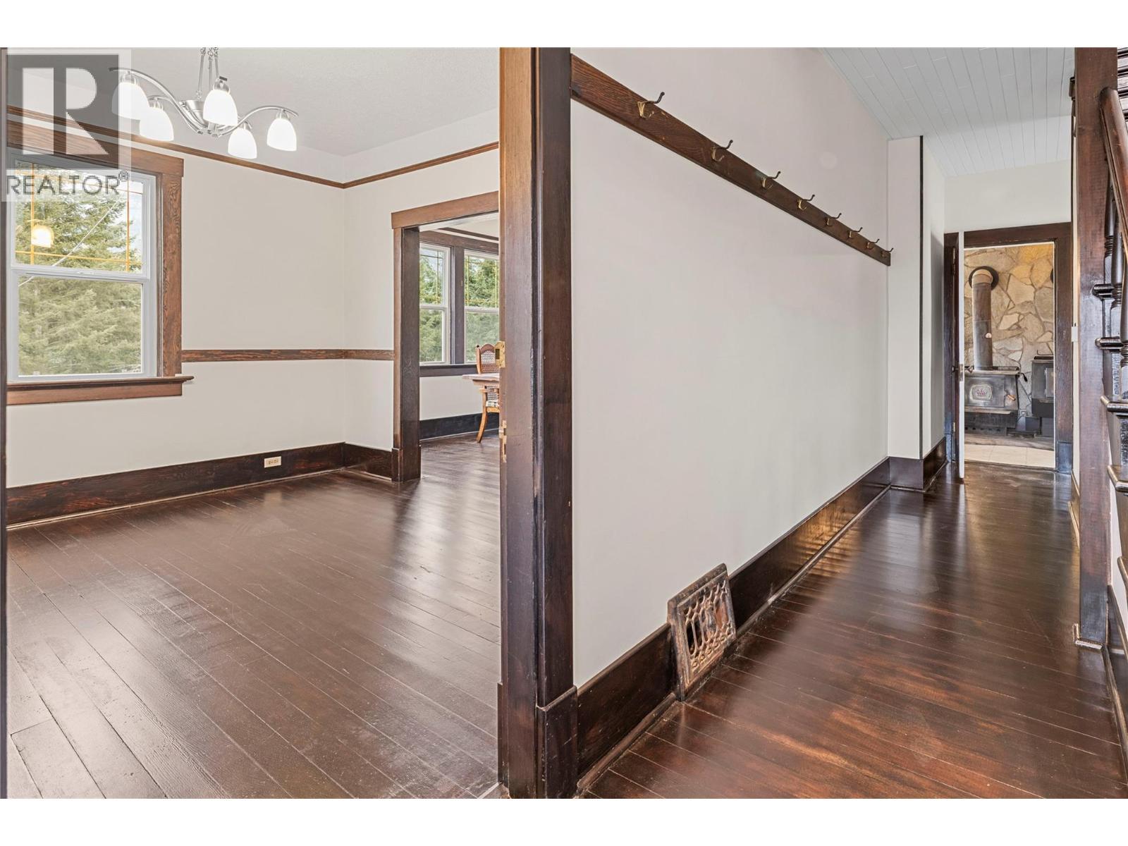 main floor - 3135 Edes Road, Salmon Arm, BC - Indoor Photo Showing Other Room