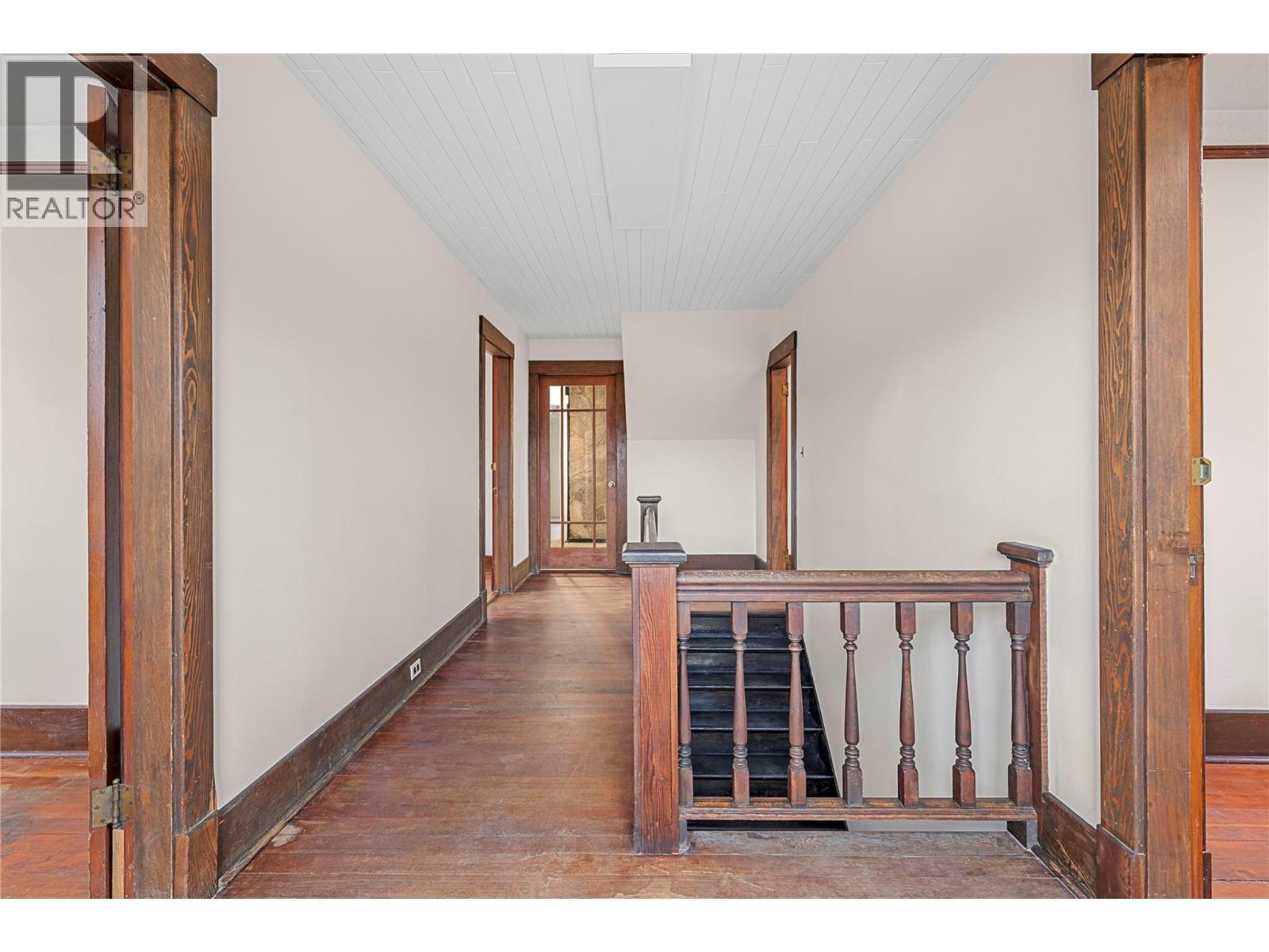 second floor - 3135 Edes Road, Salmon Arm, BC - Indoor Photo Showing Other Room