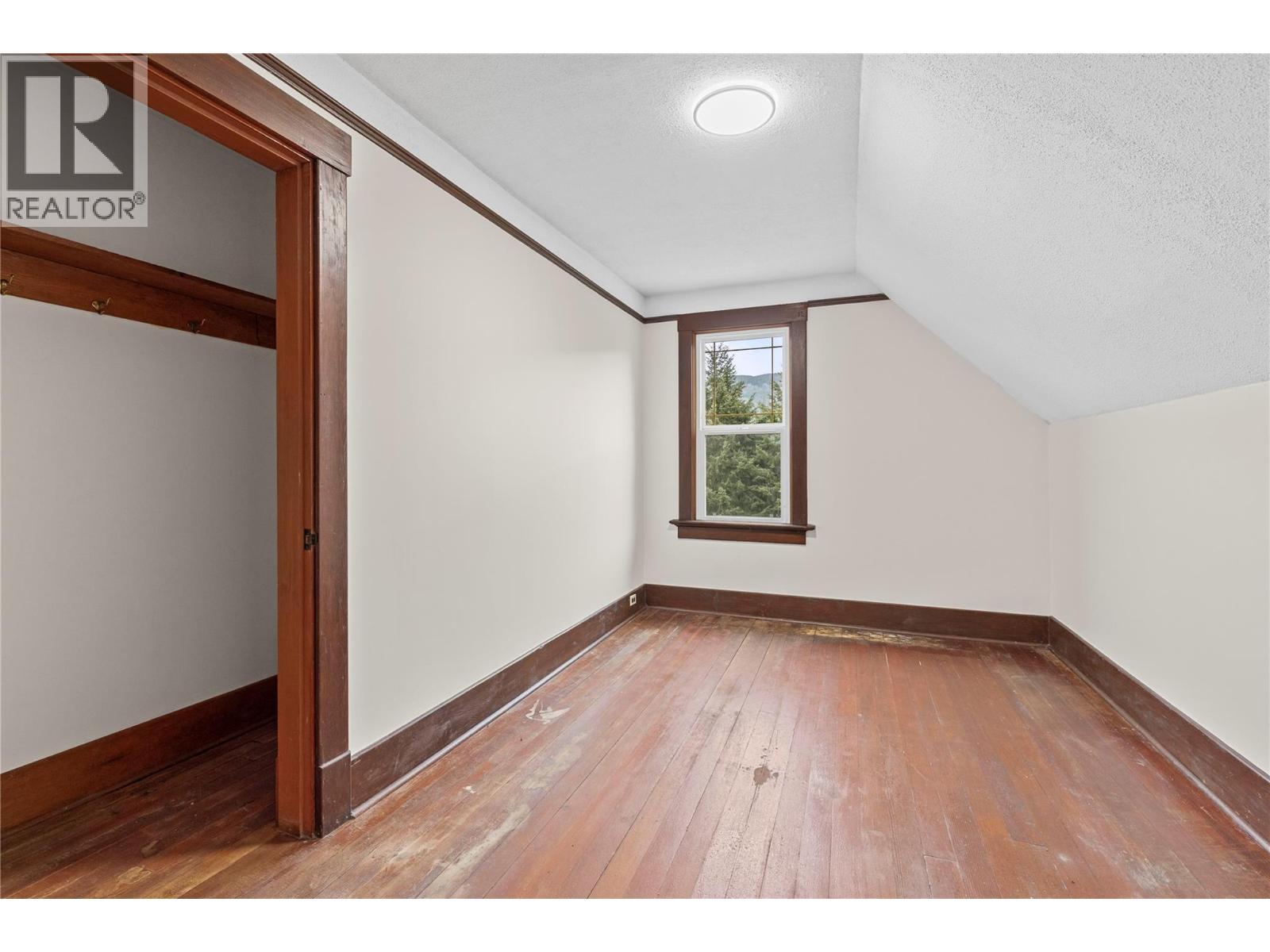 second floor - 3135 Edes Road, Salmon Arm, BC - Indoor Photo Showing Other Room