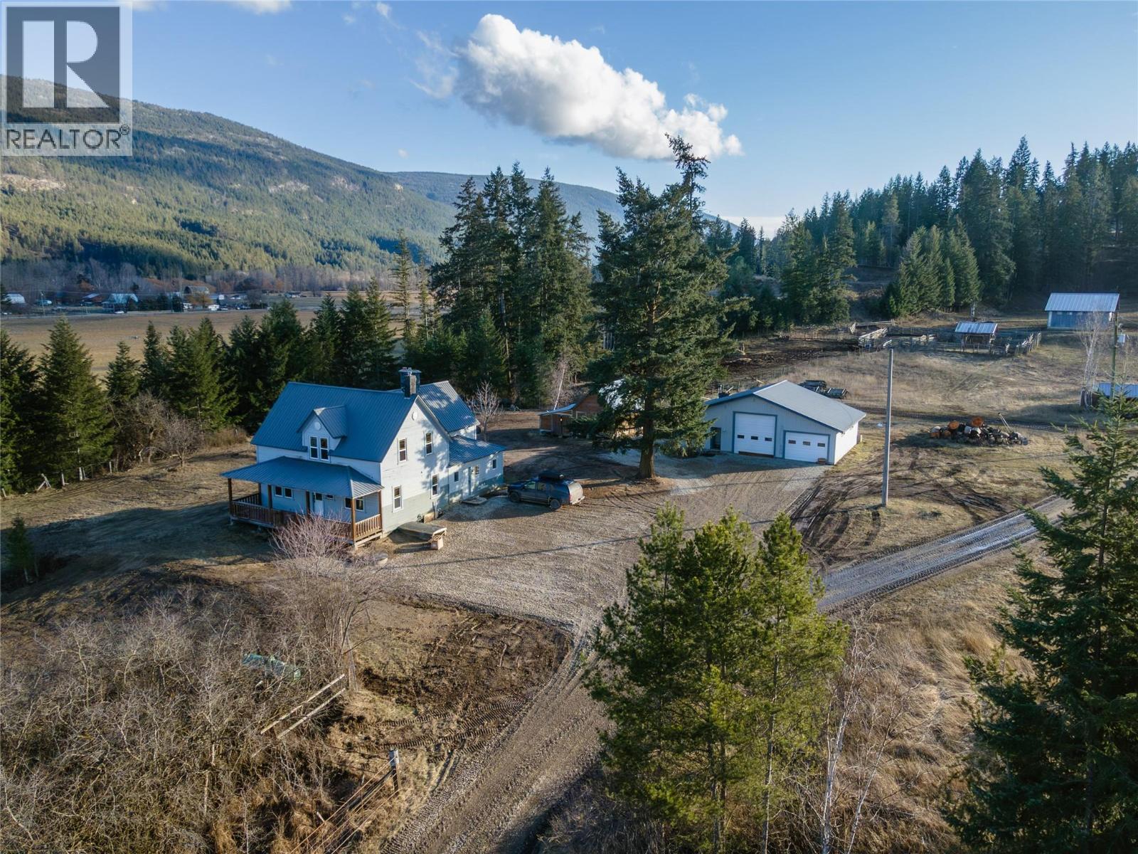 3135 Edes Road, Salmon Arm, BC - Outdoor With View