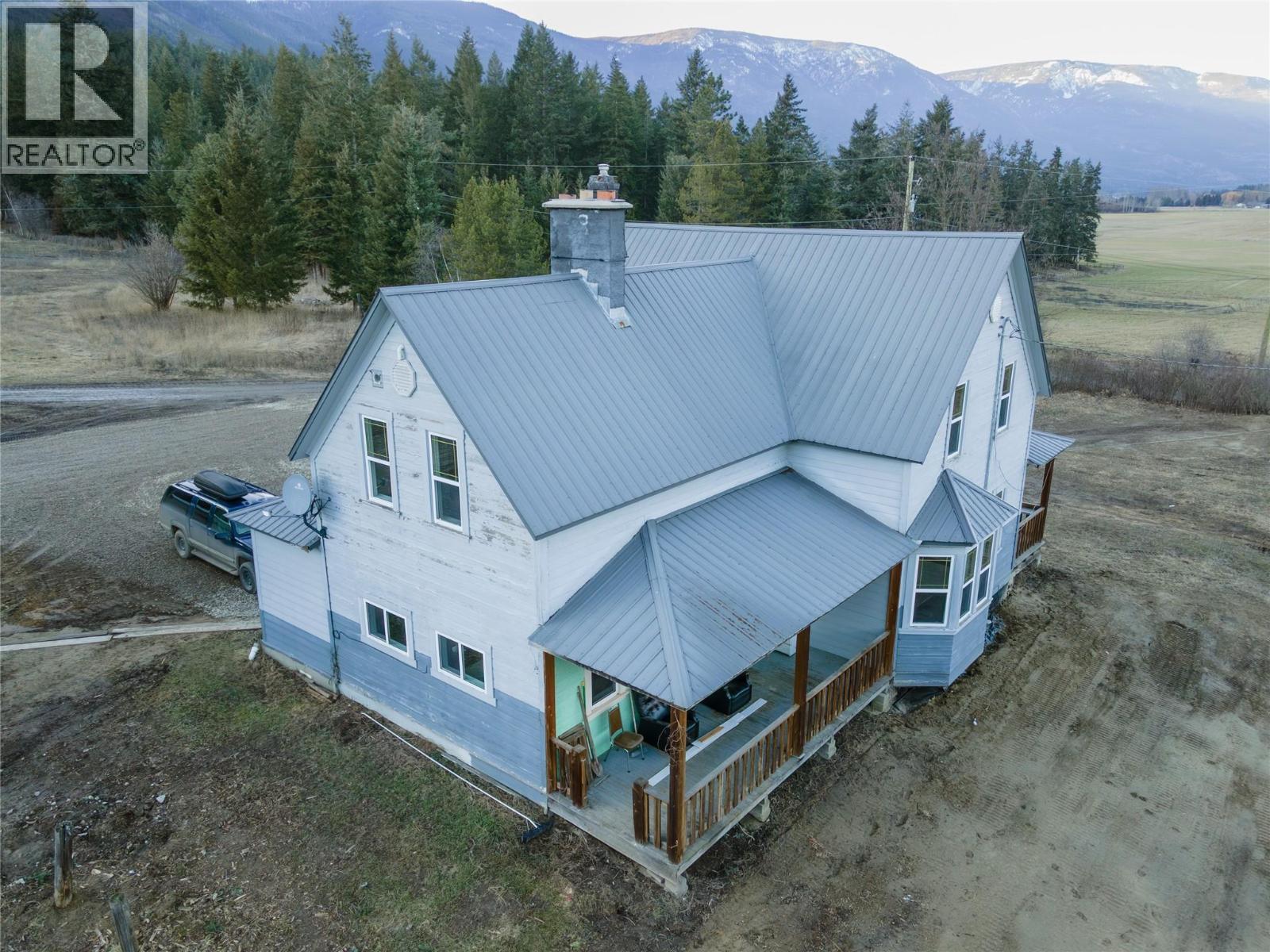 3135 Edes Road, Salmon Arm, BC - Outdoor