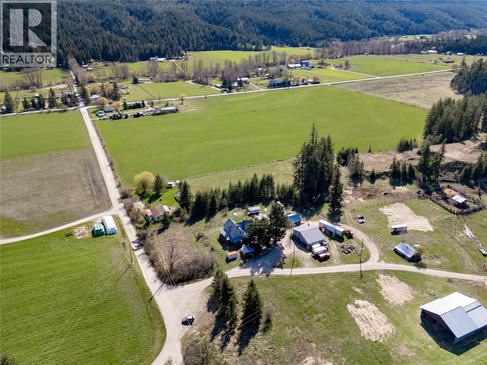 3135 Edes Road, Salmon Arm, BC - Outdoor With View