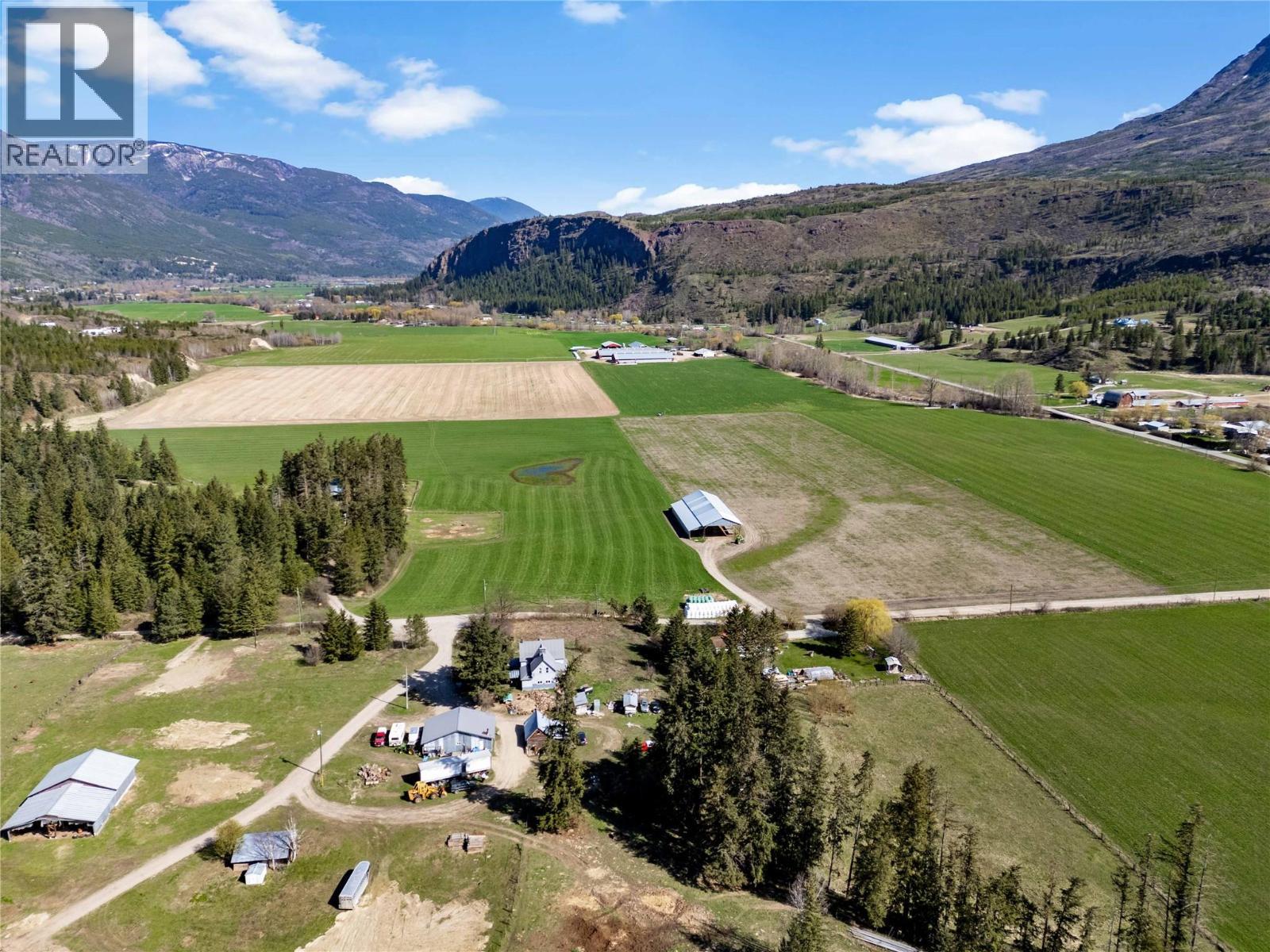 3135 Edes Road, Salmon Arm, BC - Outdoor With View