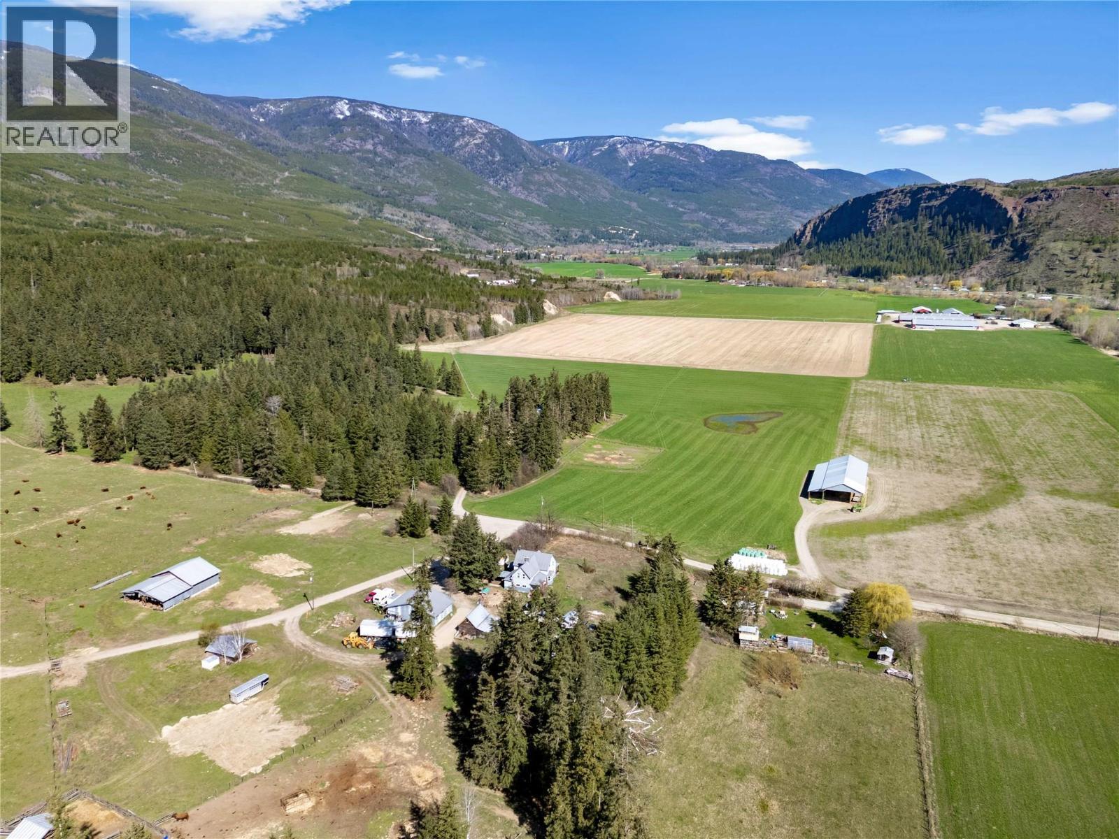 3135 Edes Road, Salmon Arm, BC - Outdoor With View