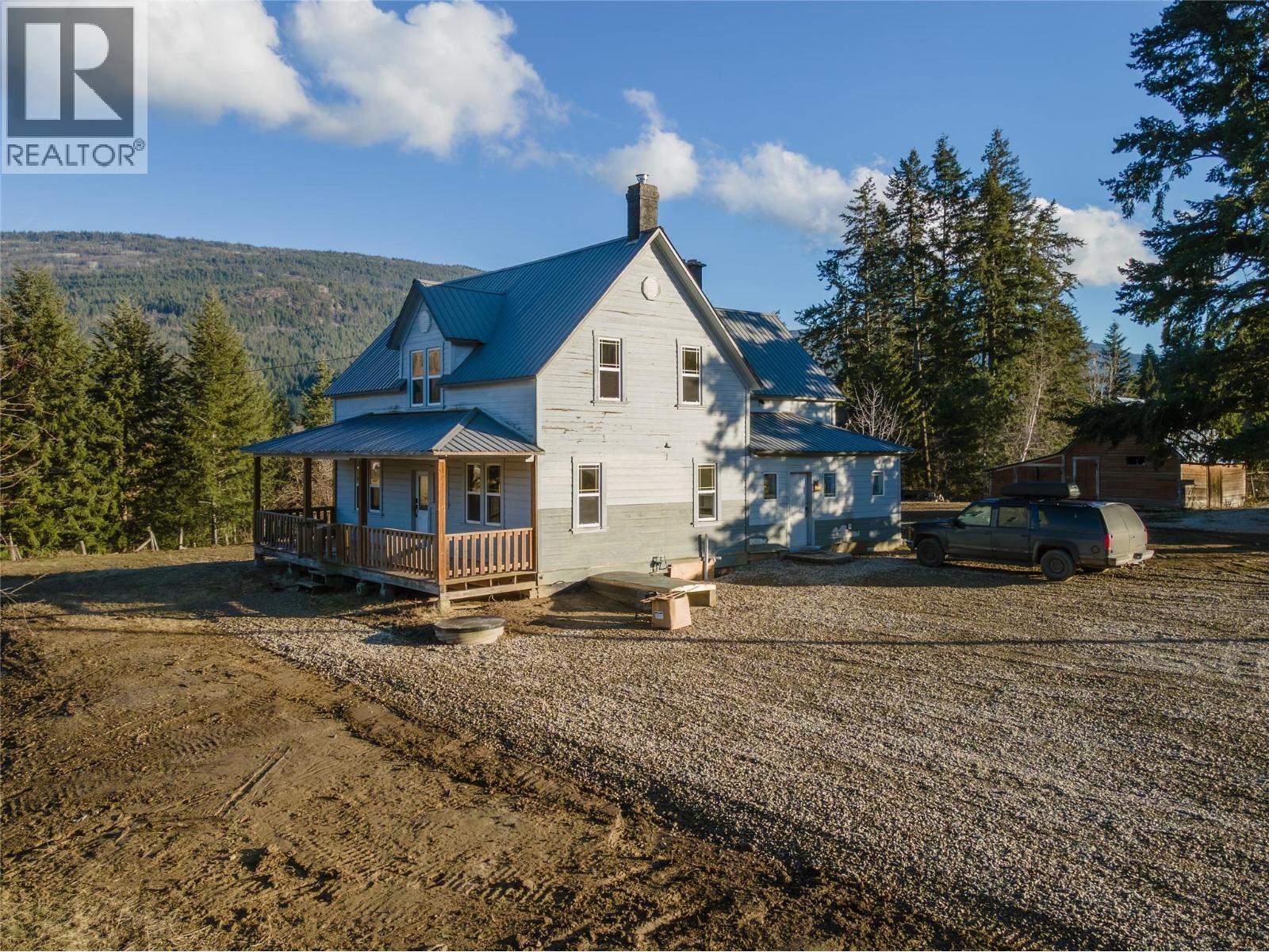 3135 Edes Road, Salmon Arm, BC - Outdoor With Deck Patio Veranda