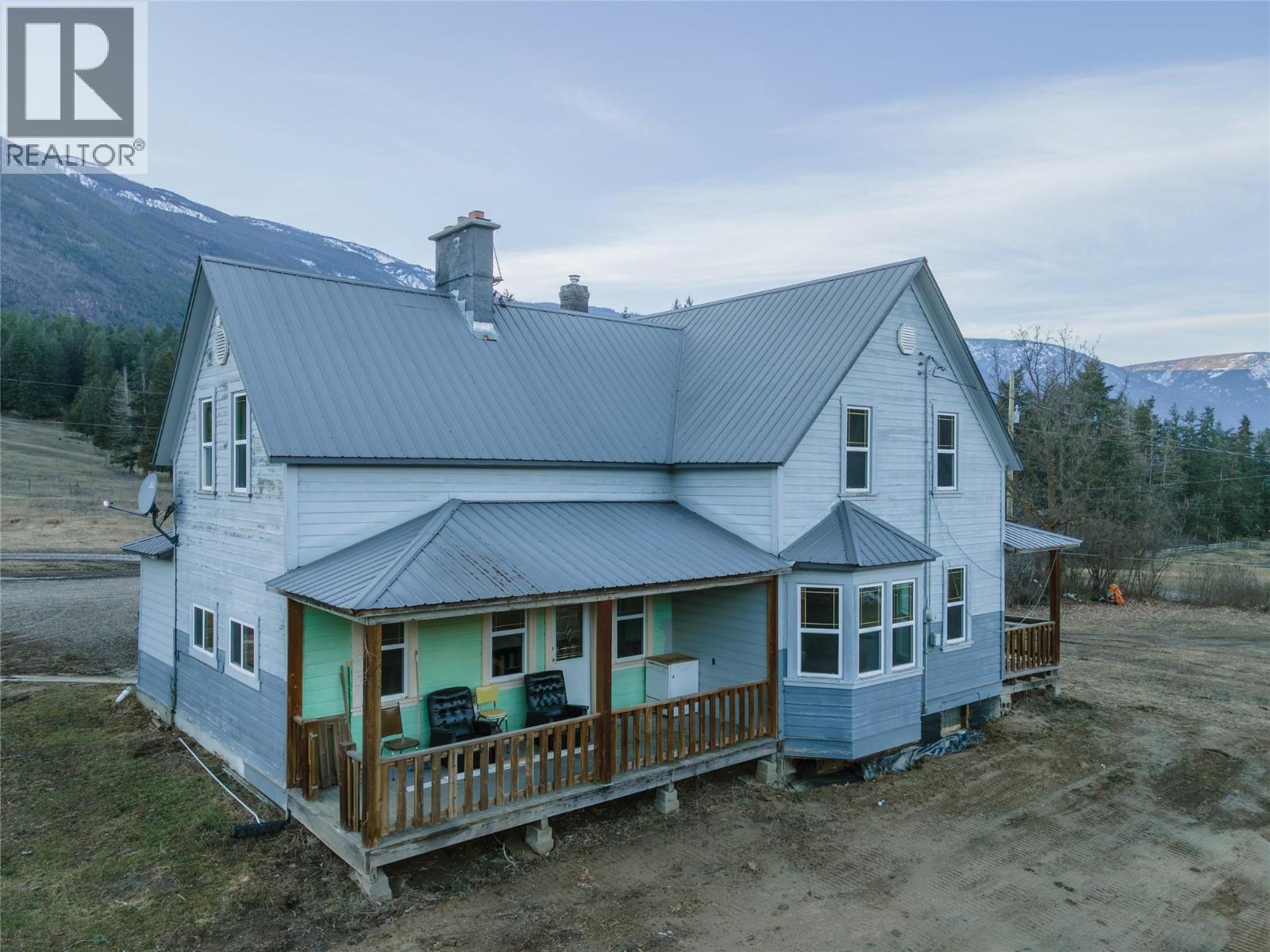 3135 Edes Road, Salmon Arm, BC - Outdoor