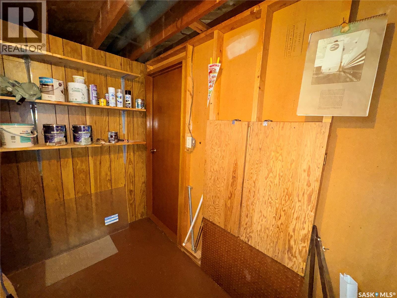 423 7Th Avenue W, Biggar, SK - Indoor Photo Showing Other Room