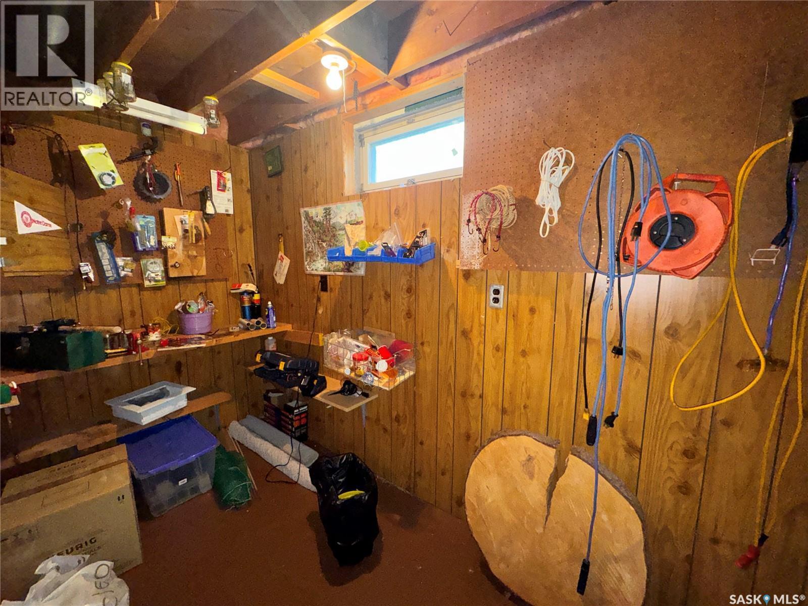 423 7Th Avenue W, Biggar, SK - Indoor